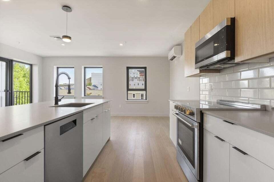 75 Chestnut Street, 501