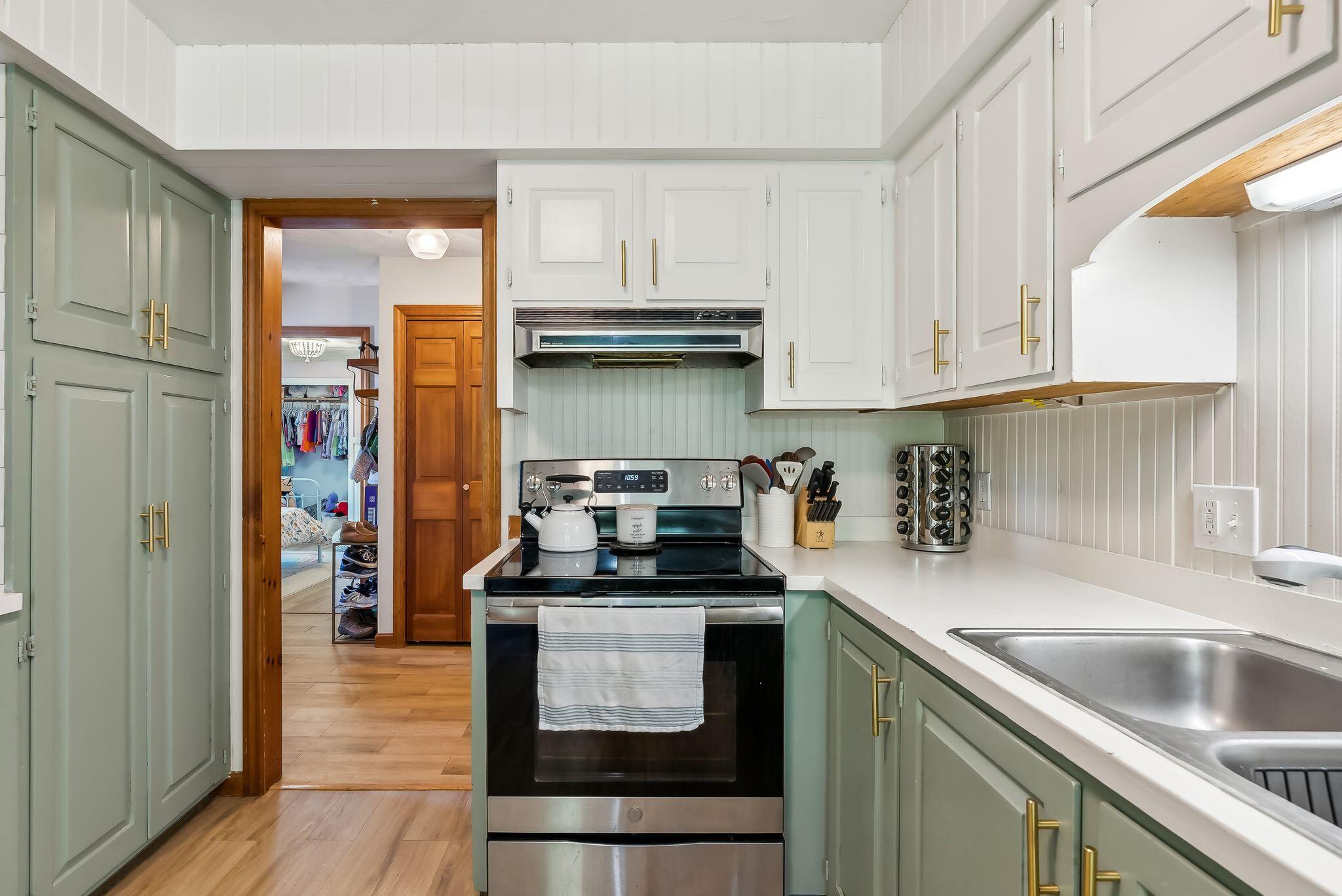 77 Quaker Ridge Road
