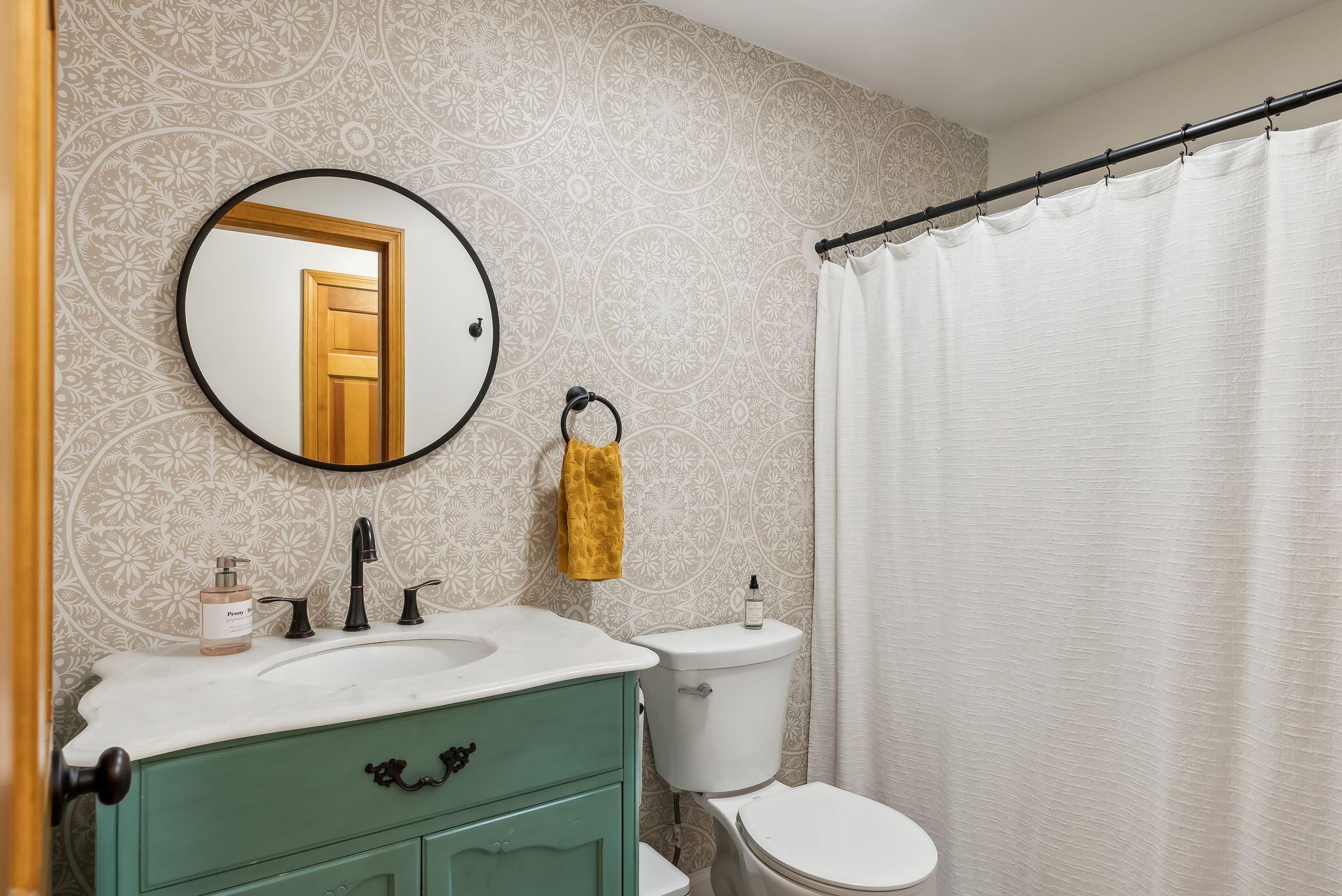 77 Quaker Ridge Road