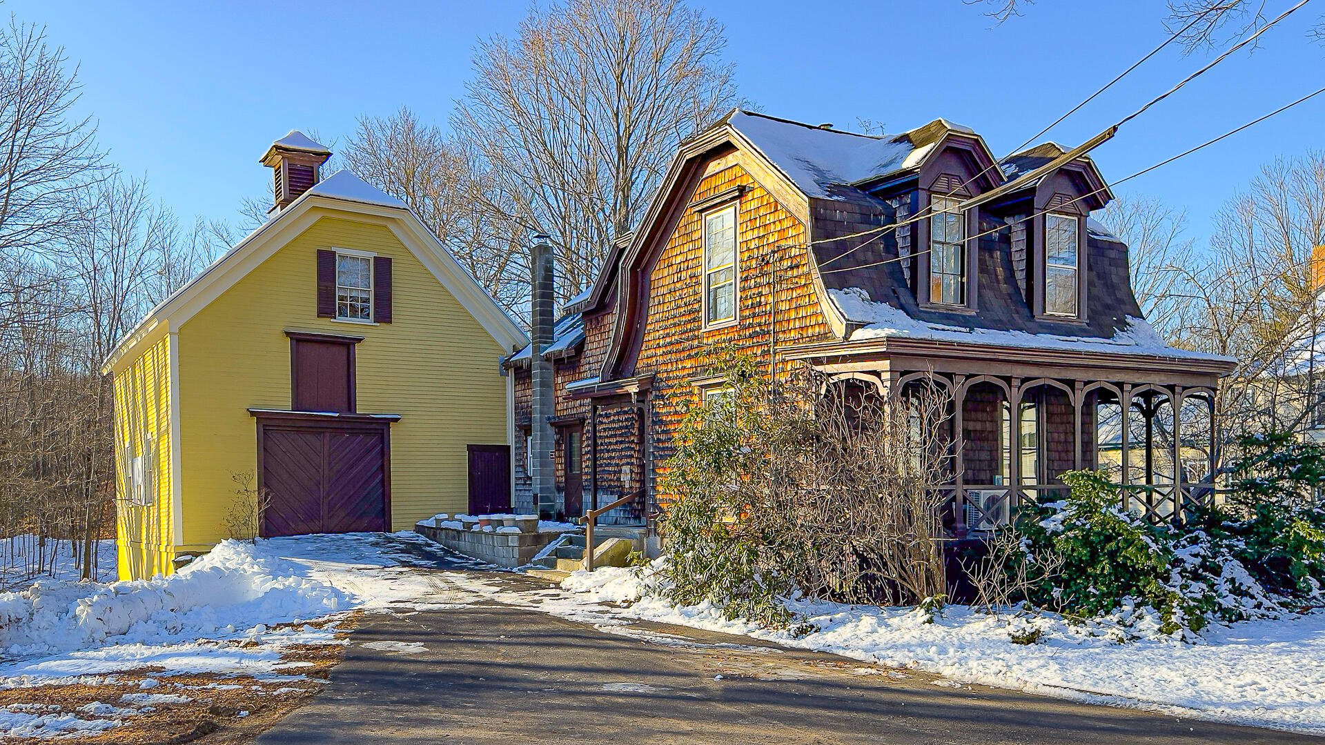 411 Main Street