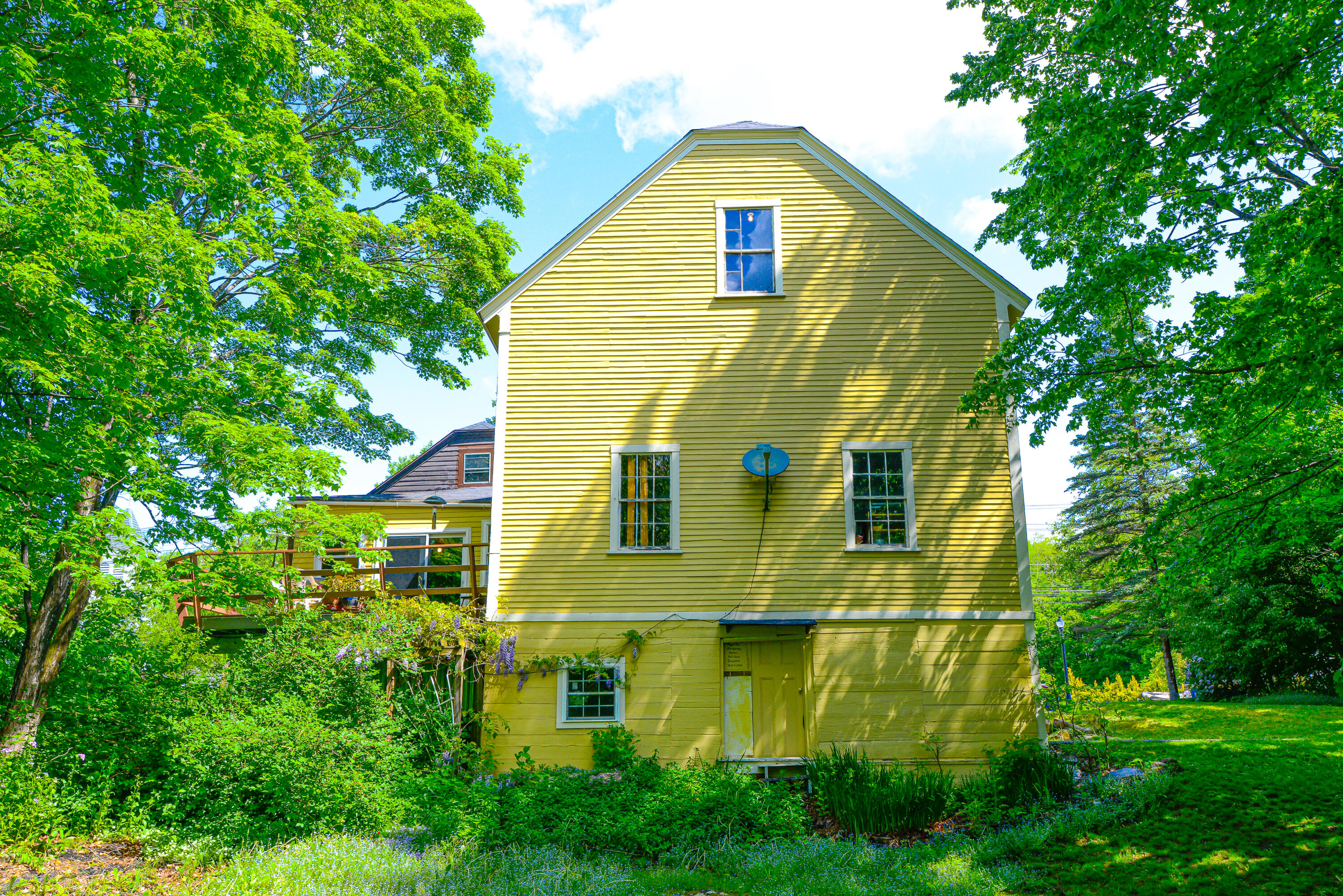 411 Main Street