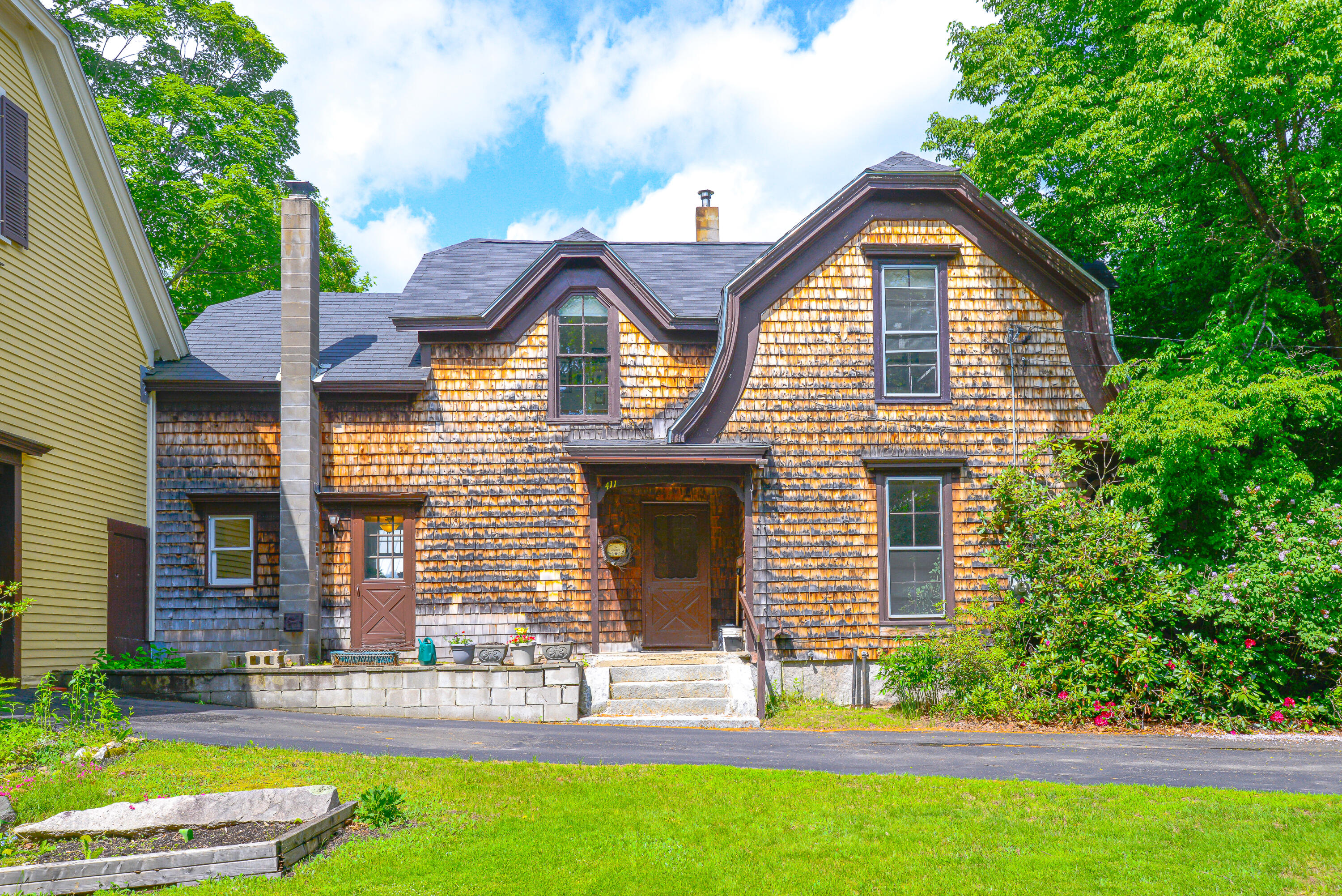 411 Main Street