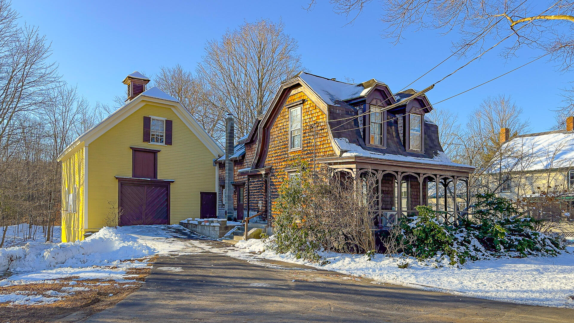 411 Main Street