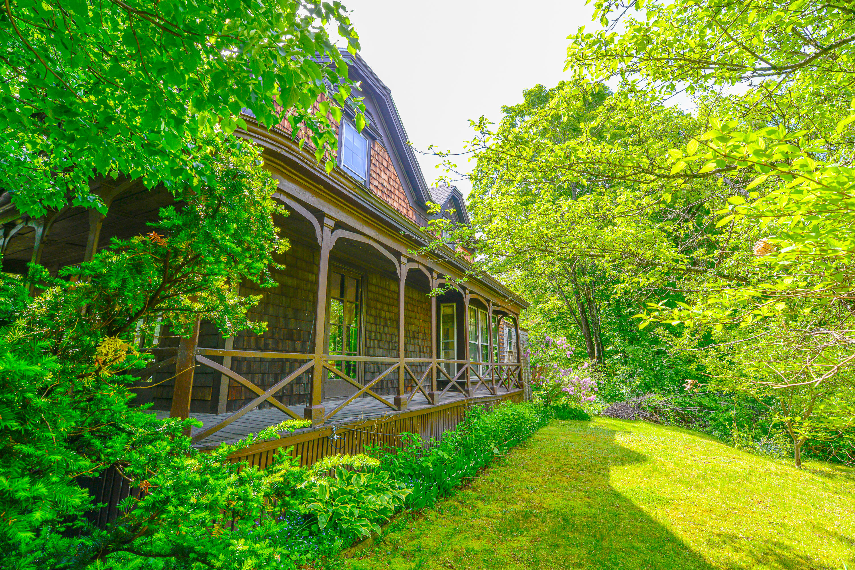 411 Main Street