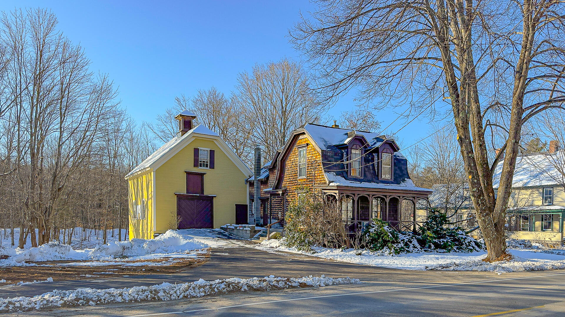 411 Main Street