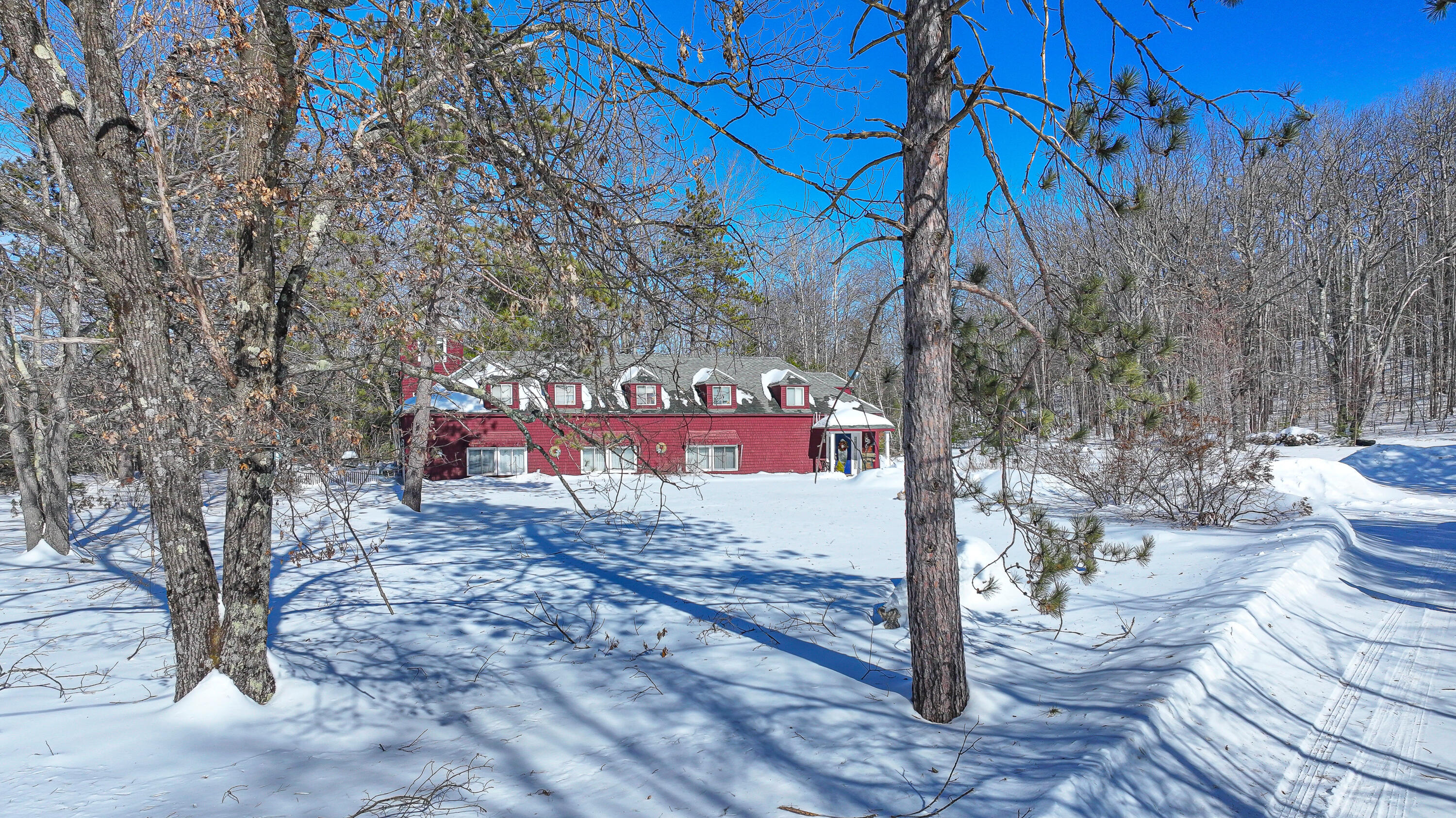 810 Pequawket Trail