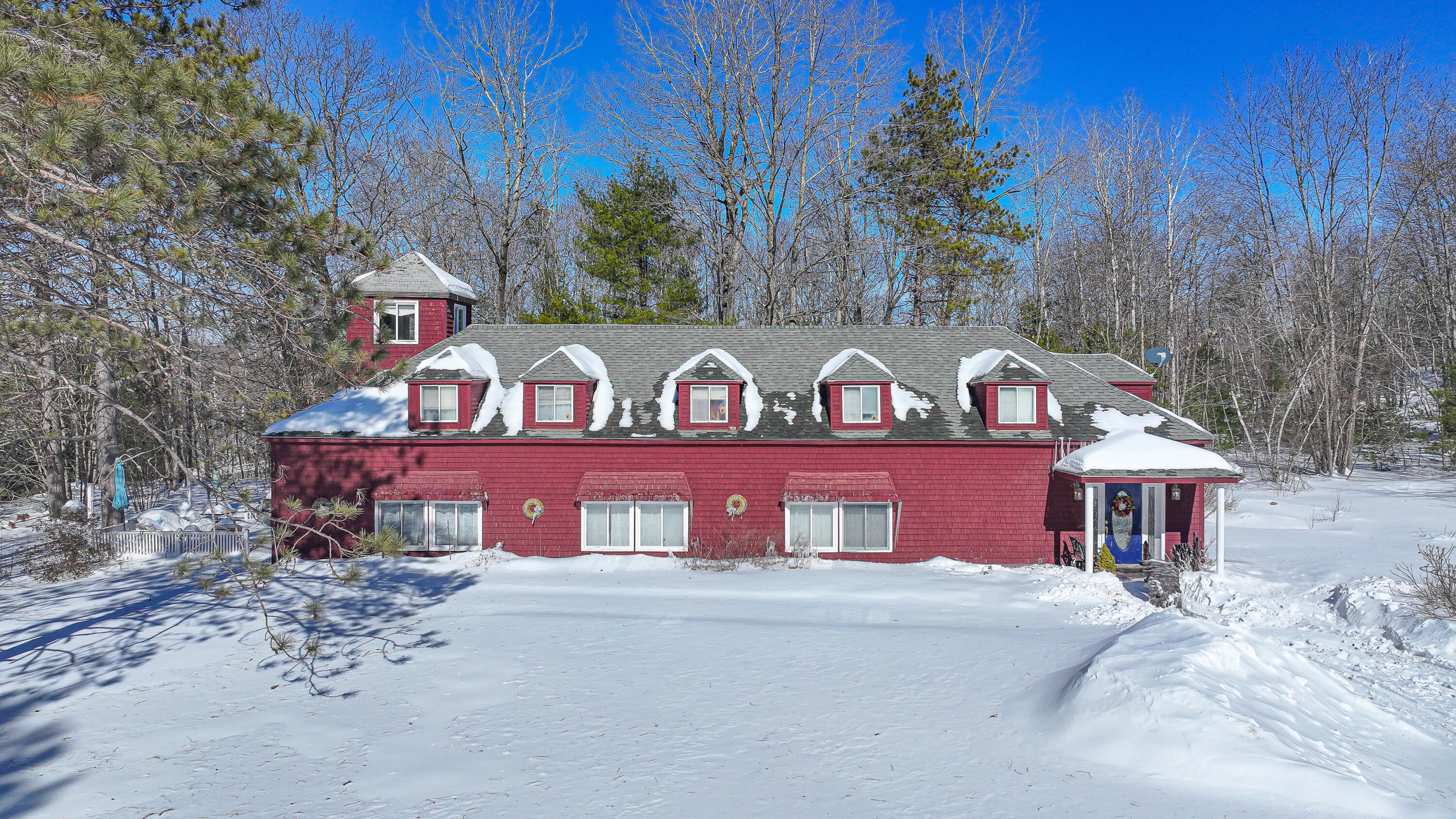 810 Pequawket Trail