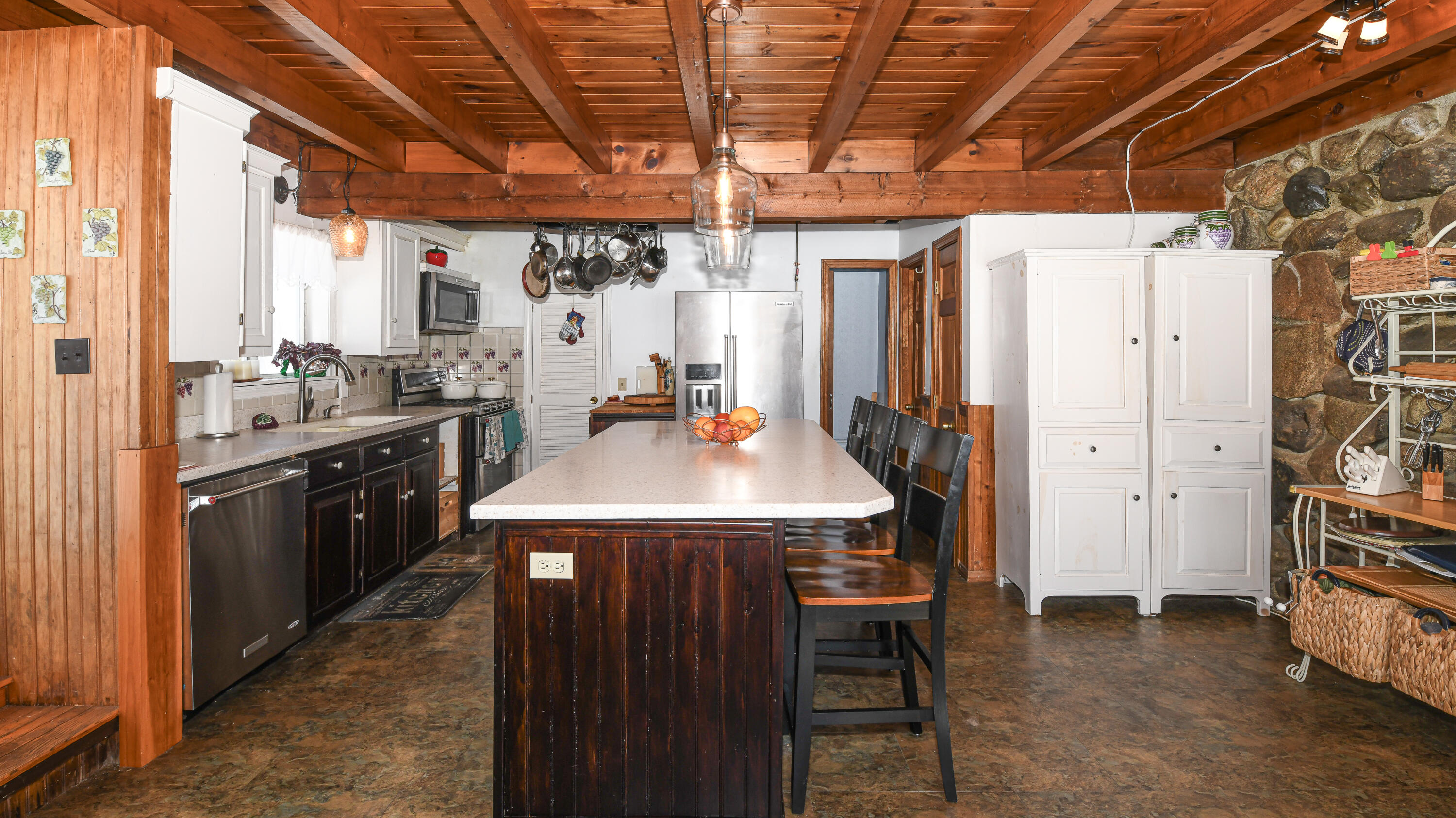 810 Pequawket Trail