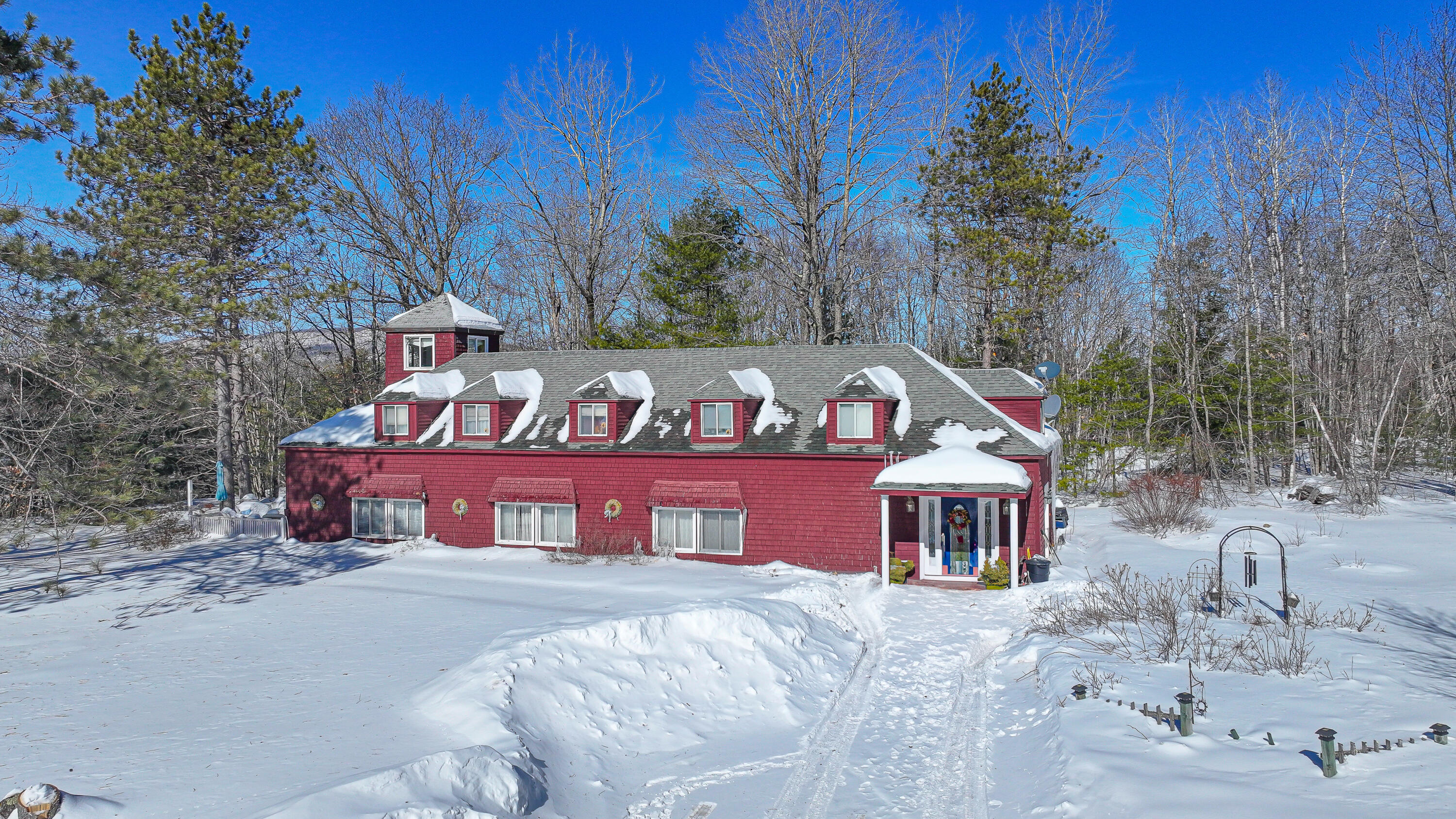 810 Pequawket Trail