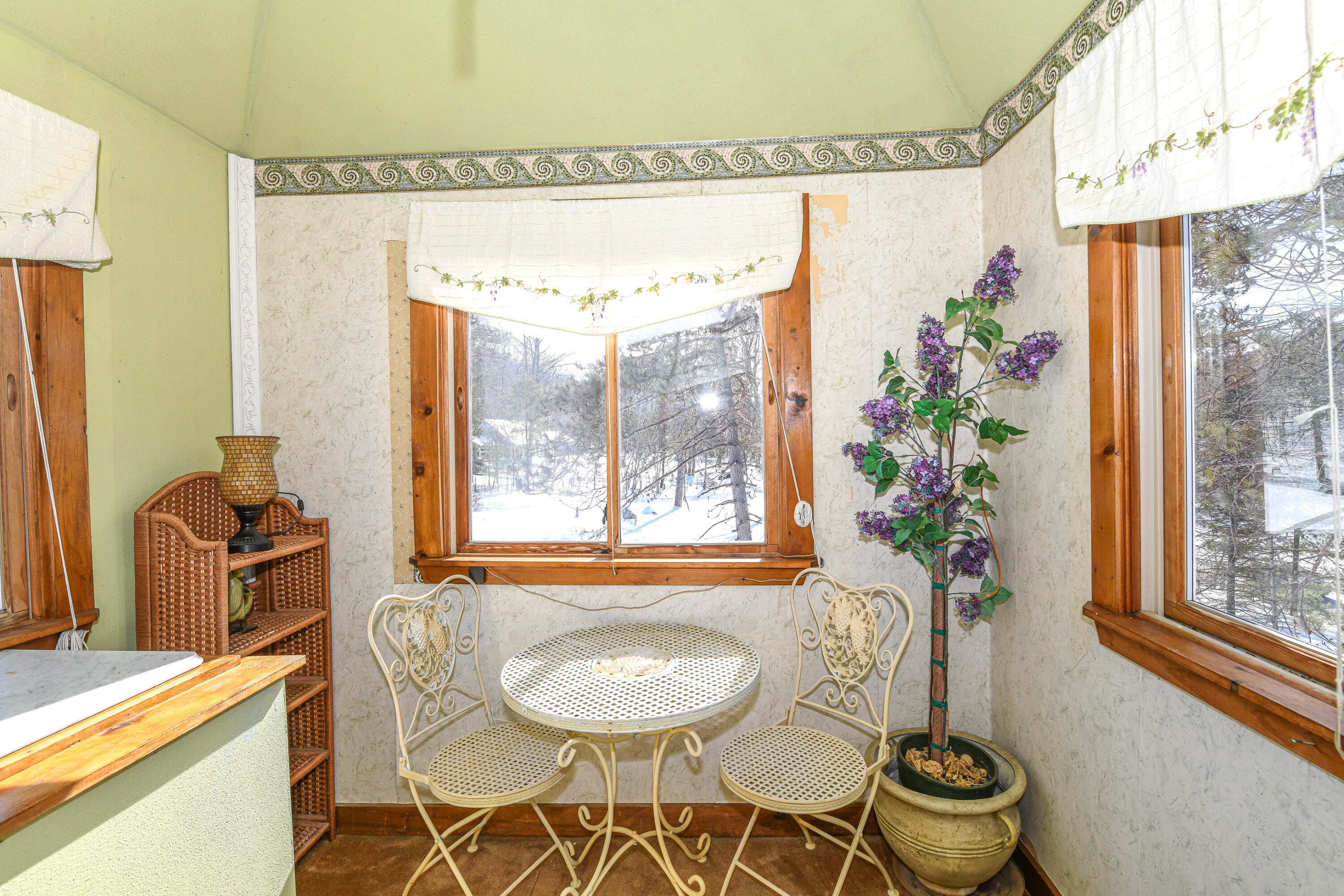 810 Pequawket Trail