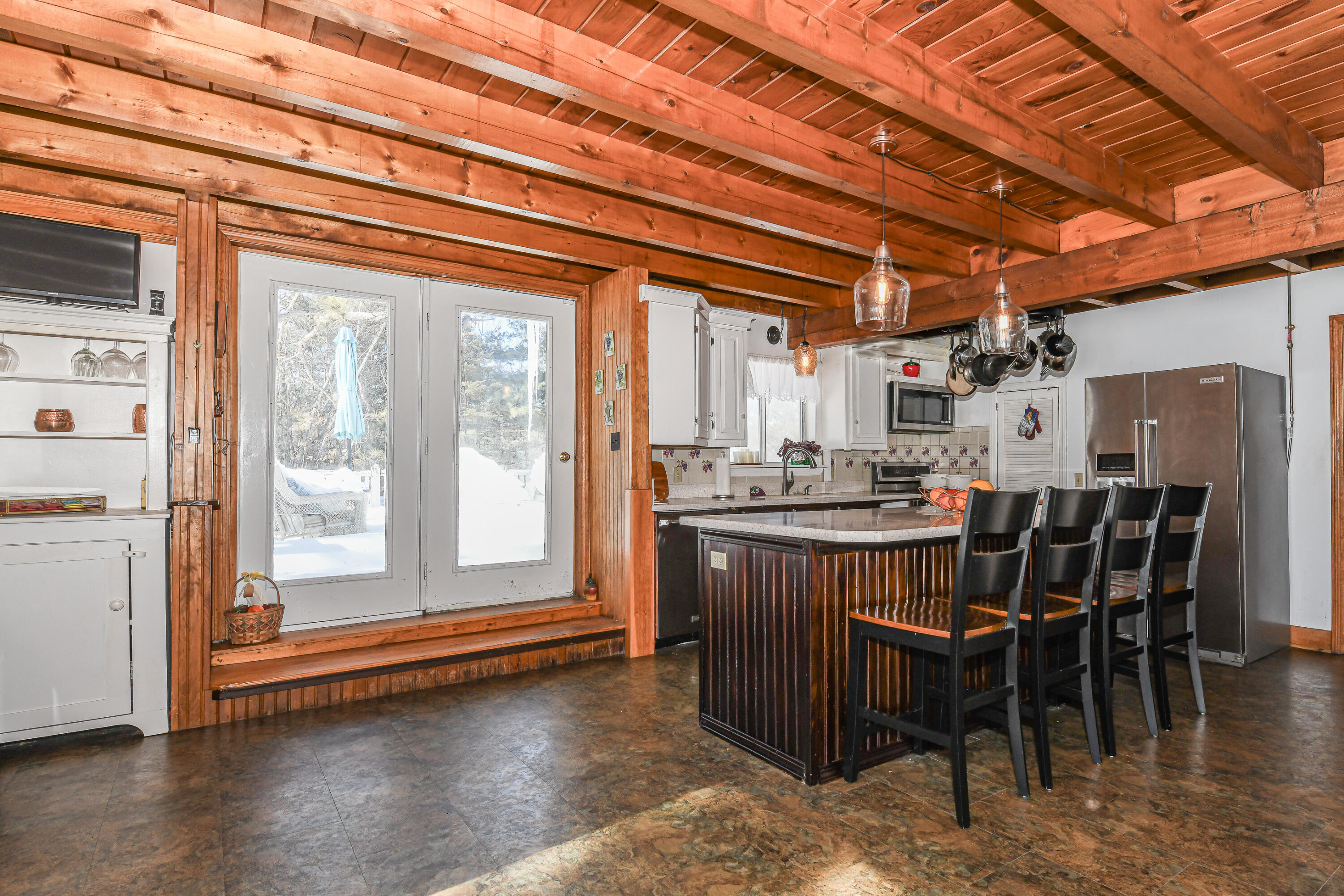 810 Pequawket Trail