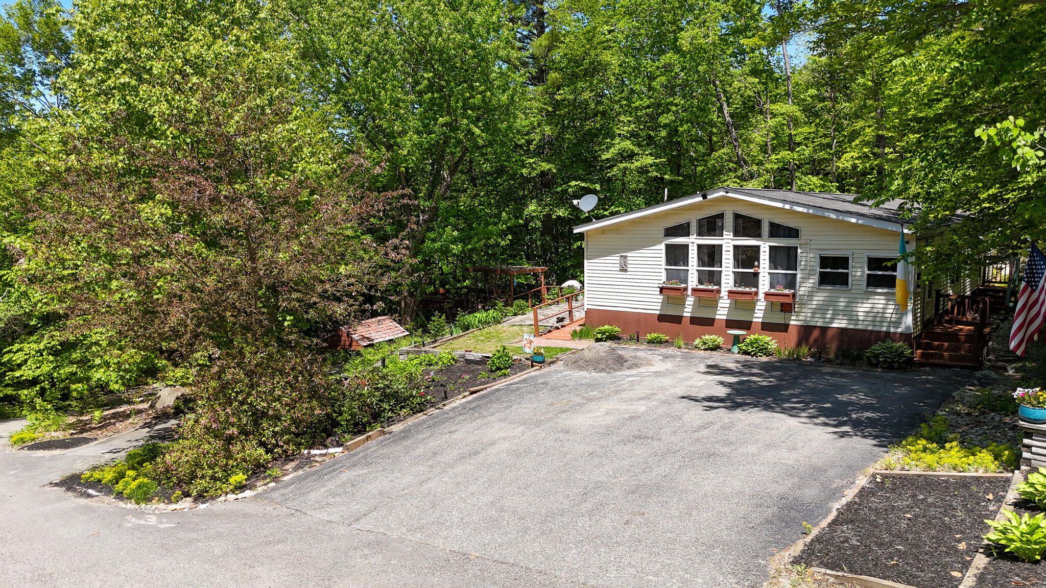 33 Shaw Hill Road