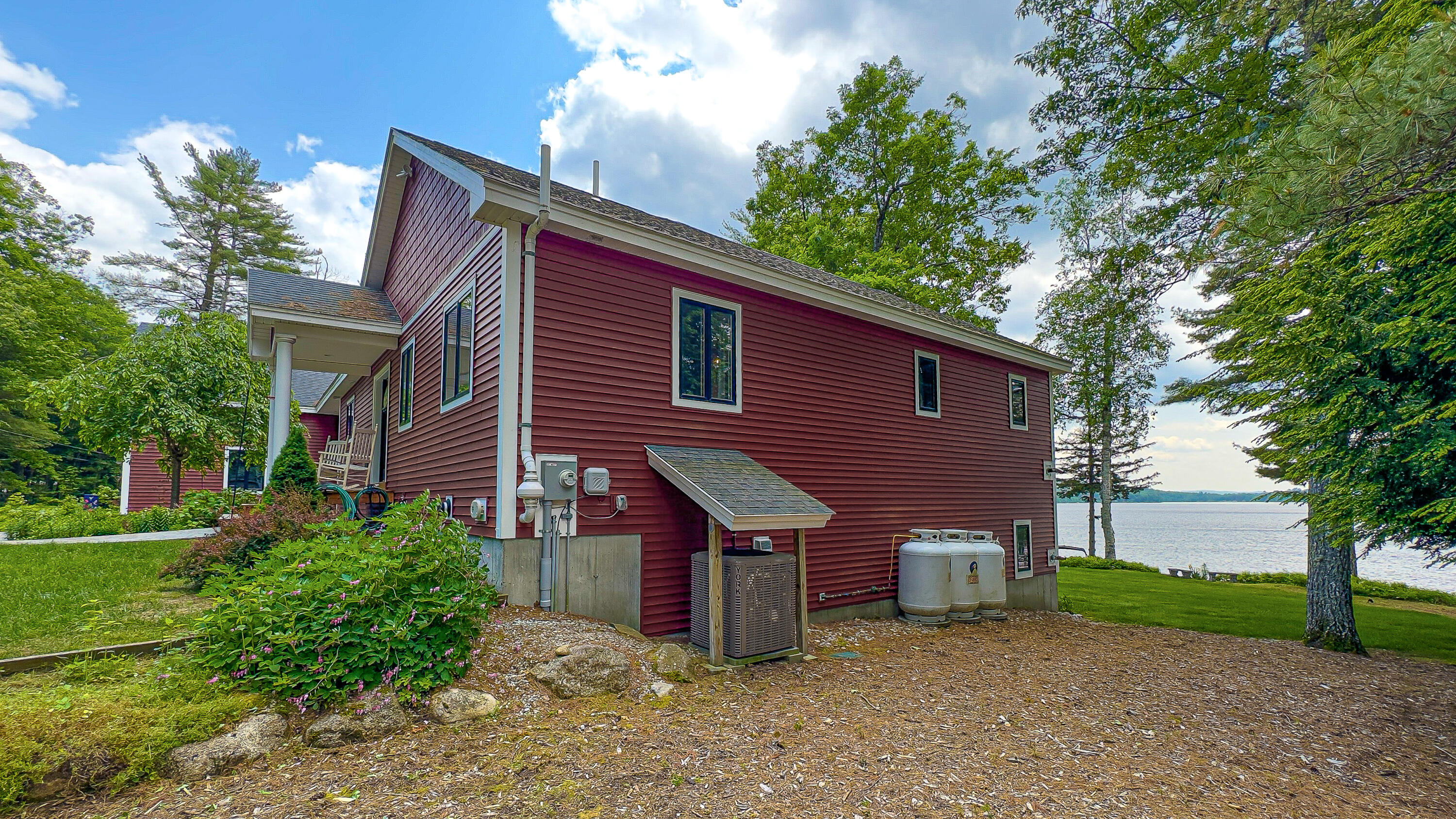 21 Swan Road