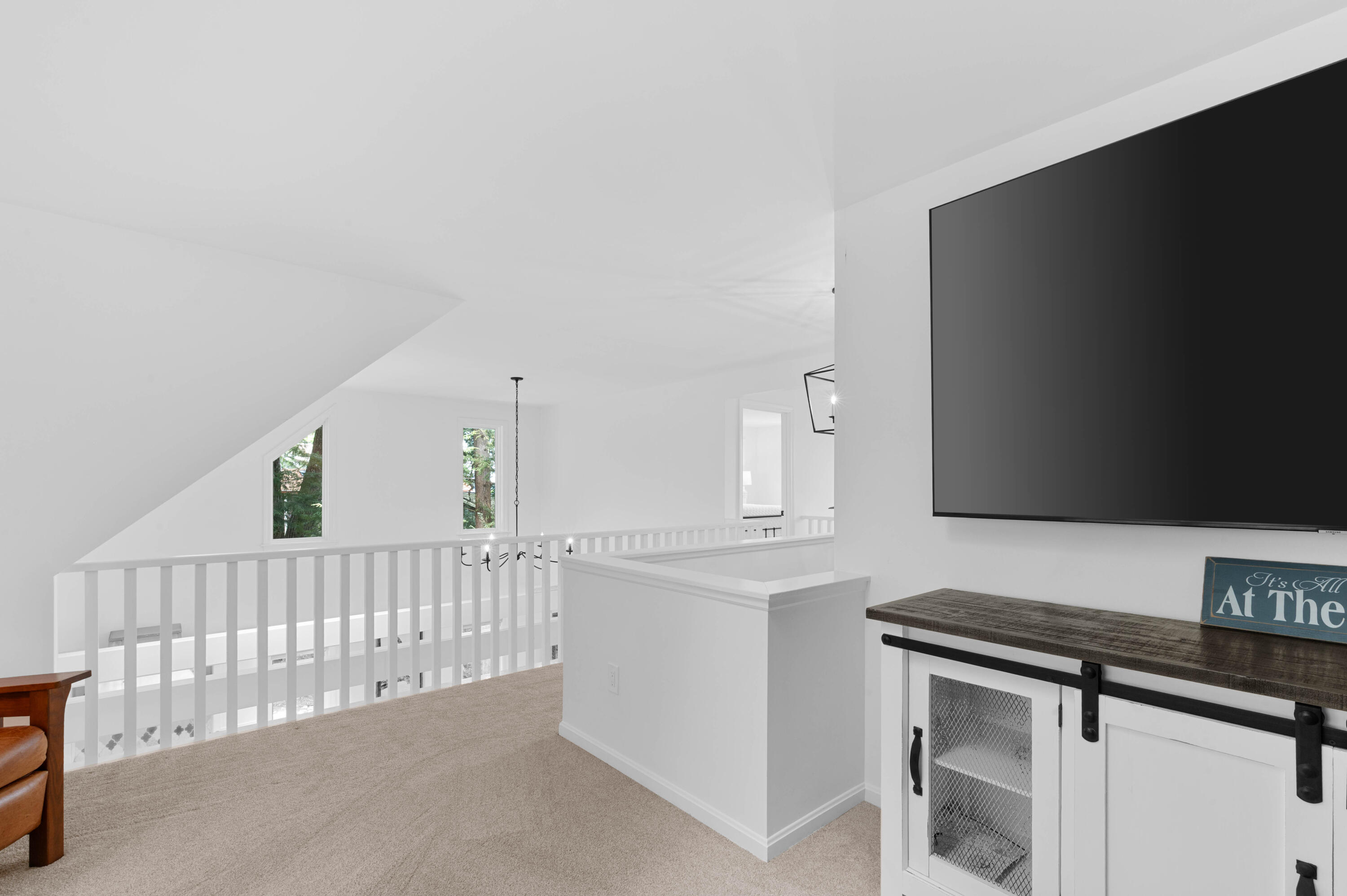 81 Whites Point Road