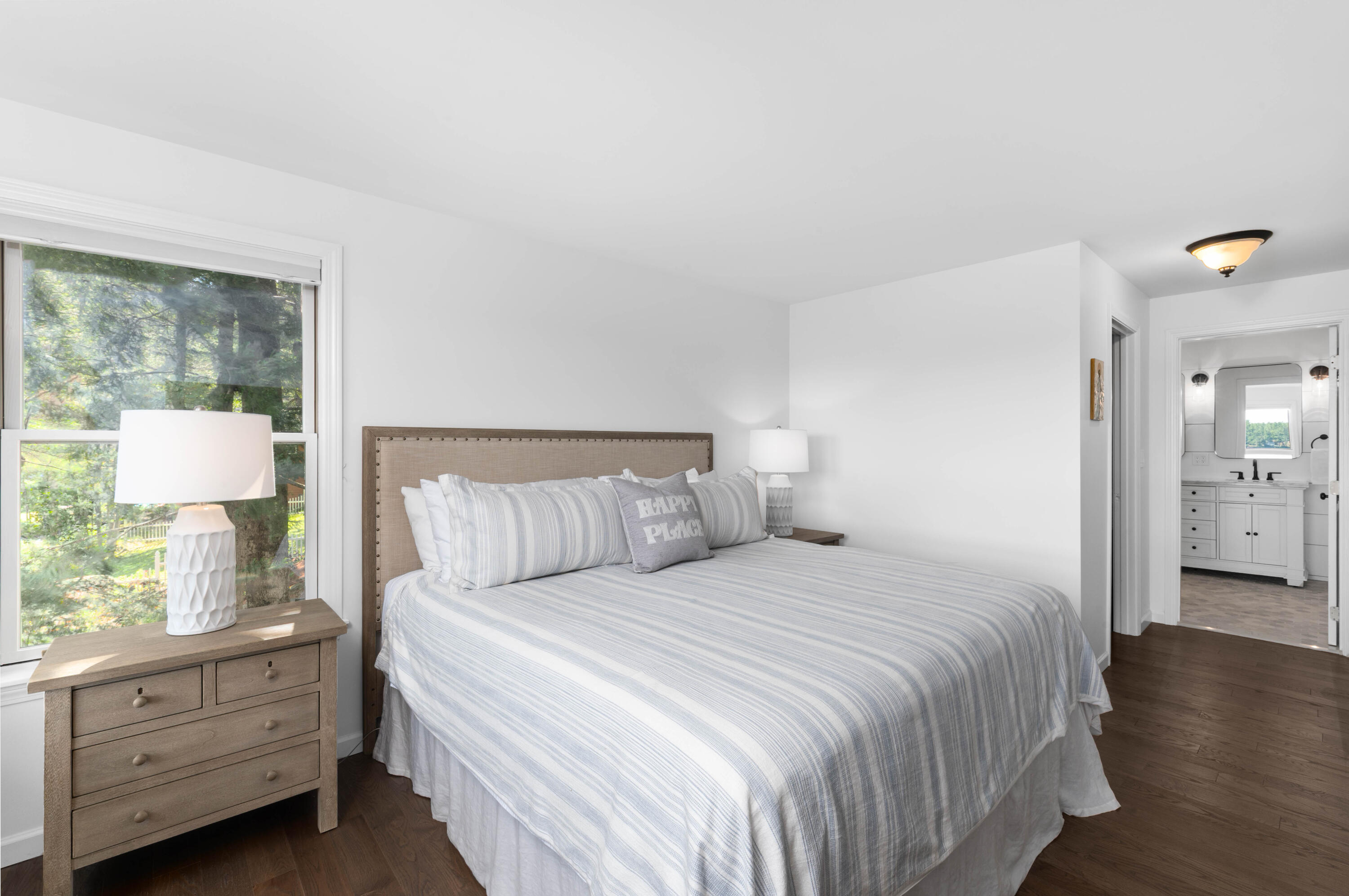 81 Whites Point Road