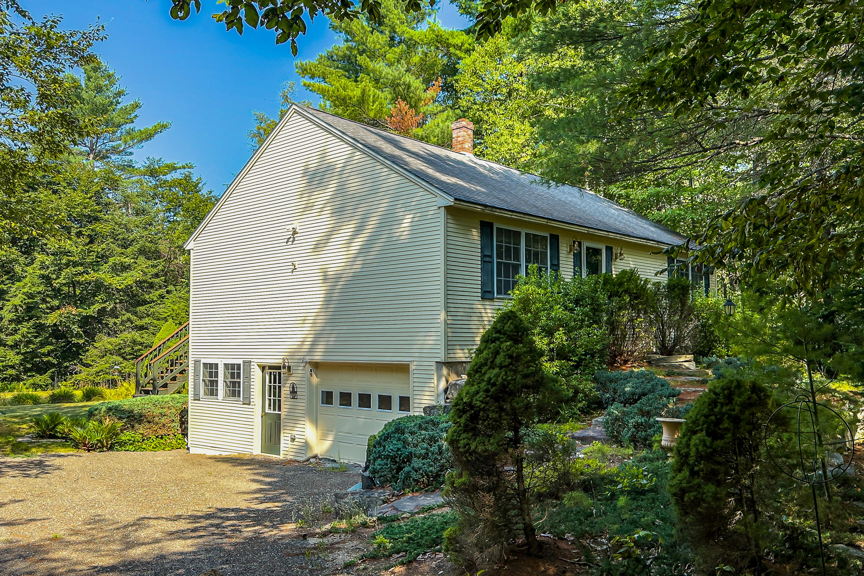 27 Stonehedge Drive