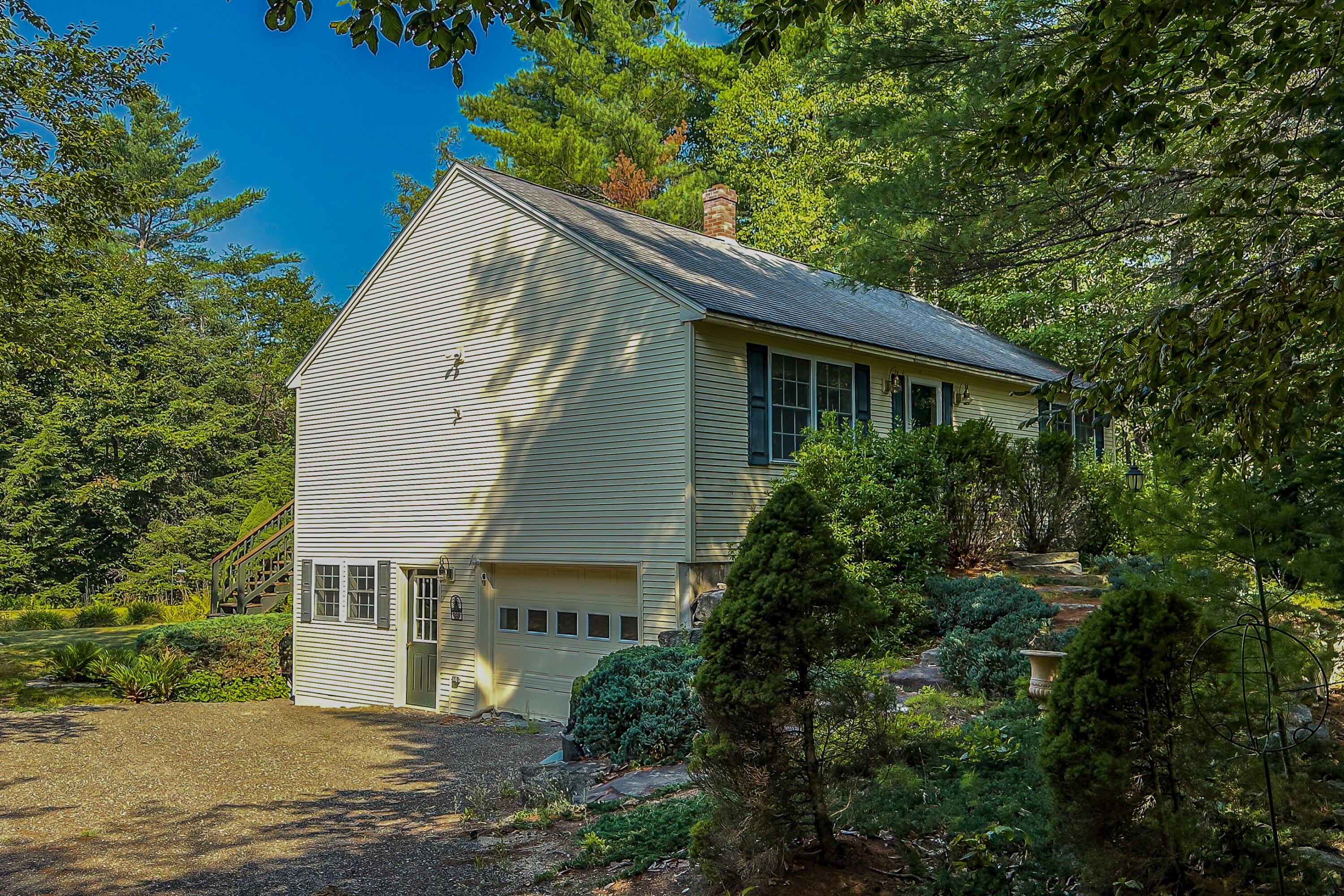 27 Stonehedge Drive