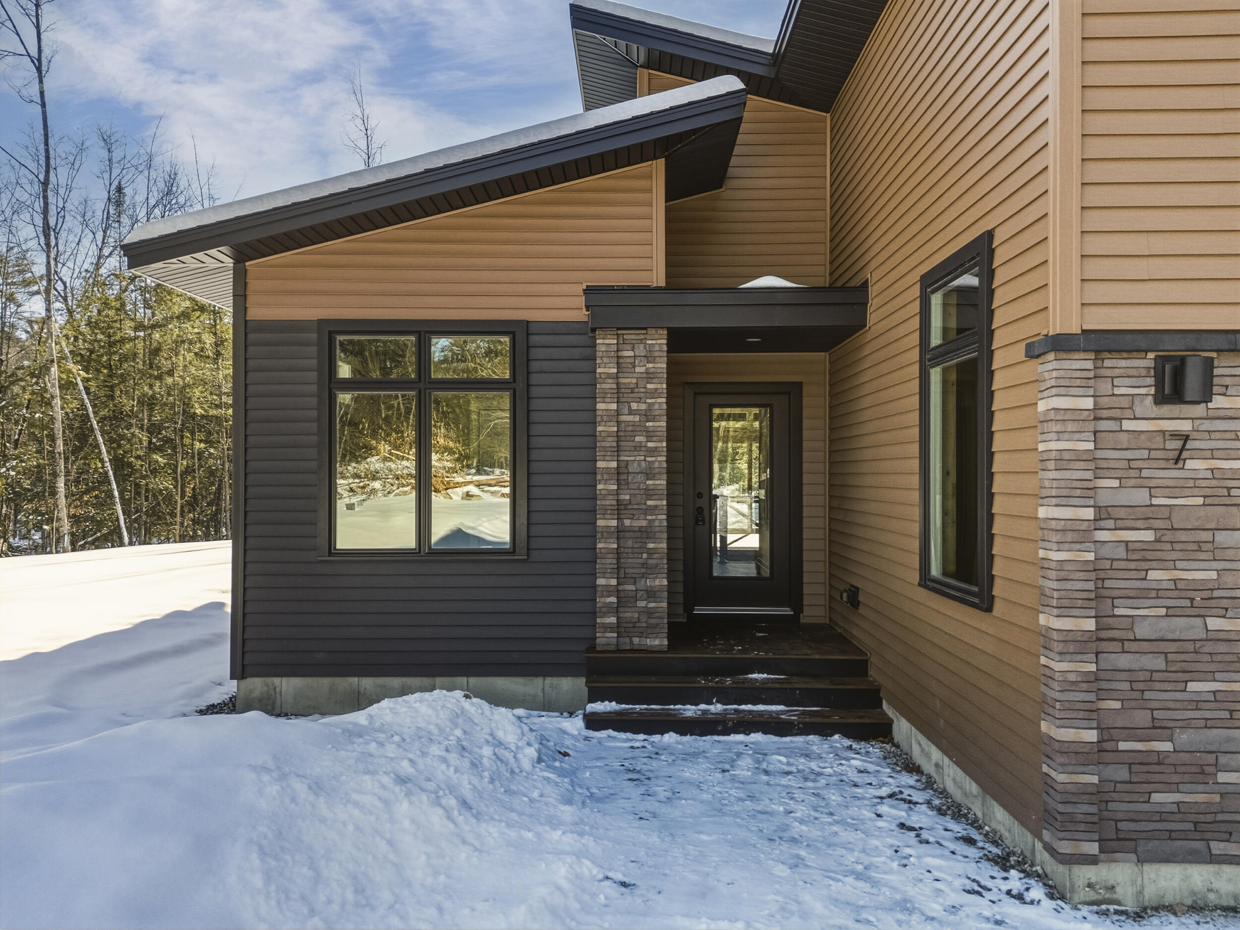 7 Brook Haven Lane
