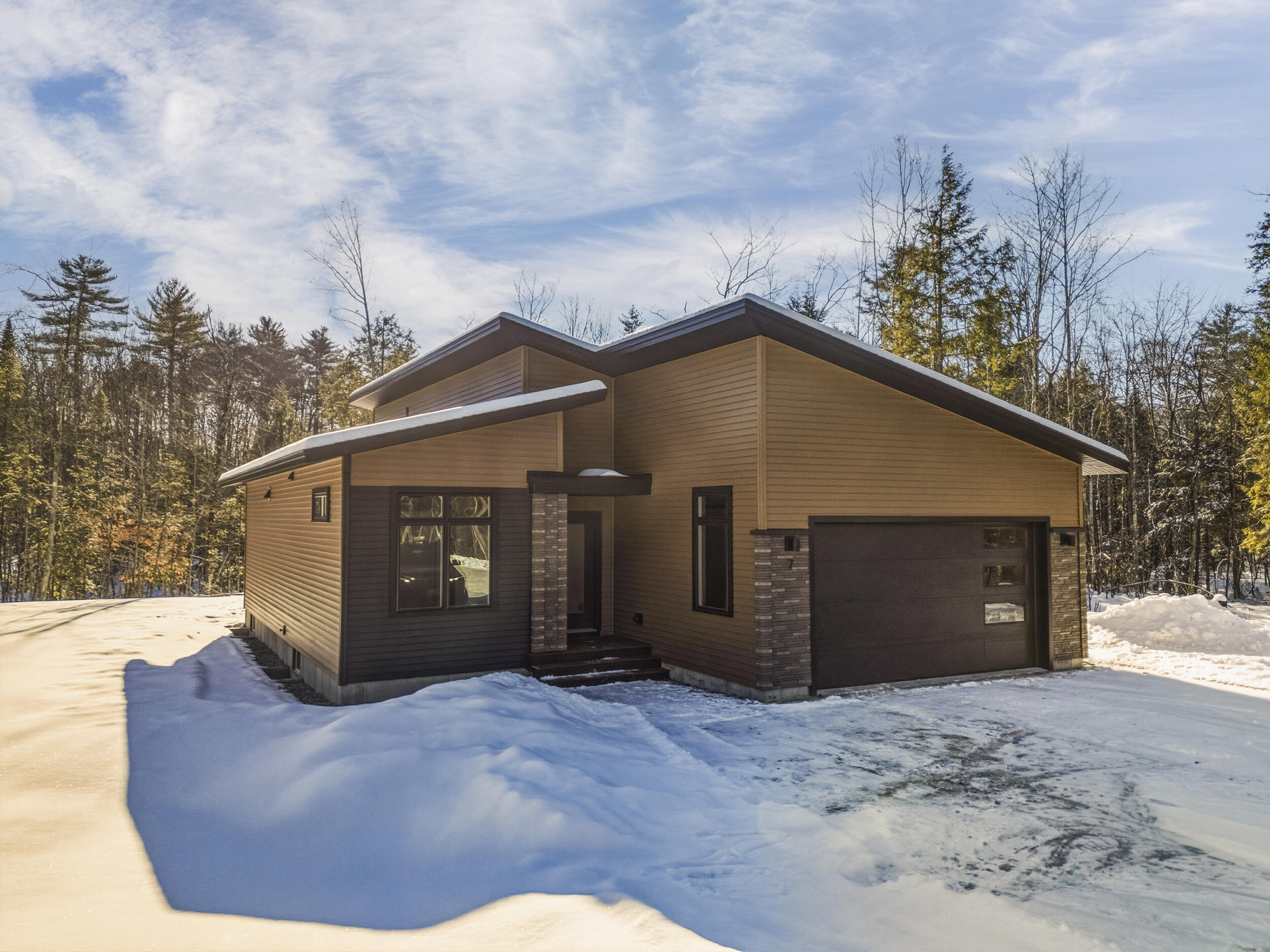 7 Brook Haven Lane