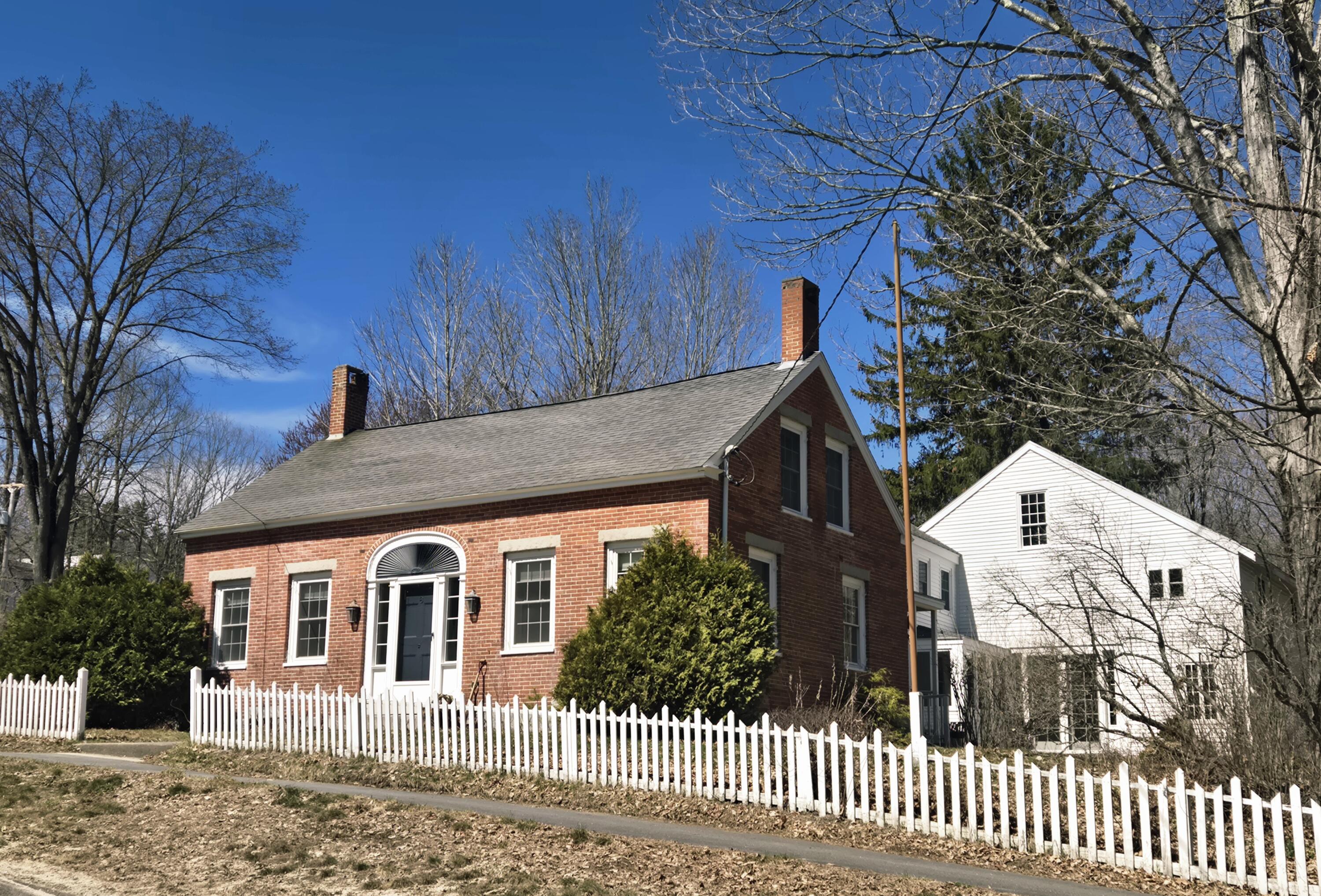 8 Wyonegonic Road