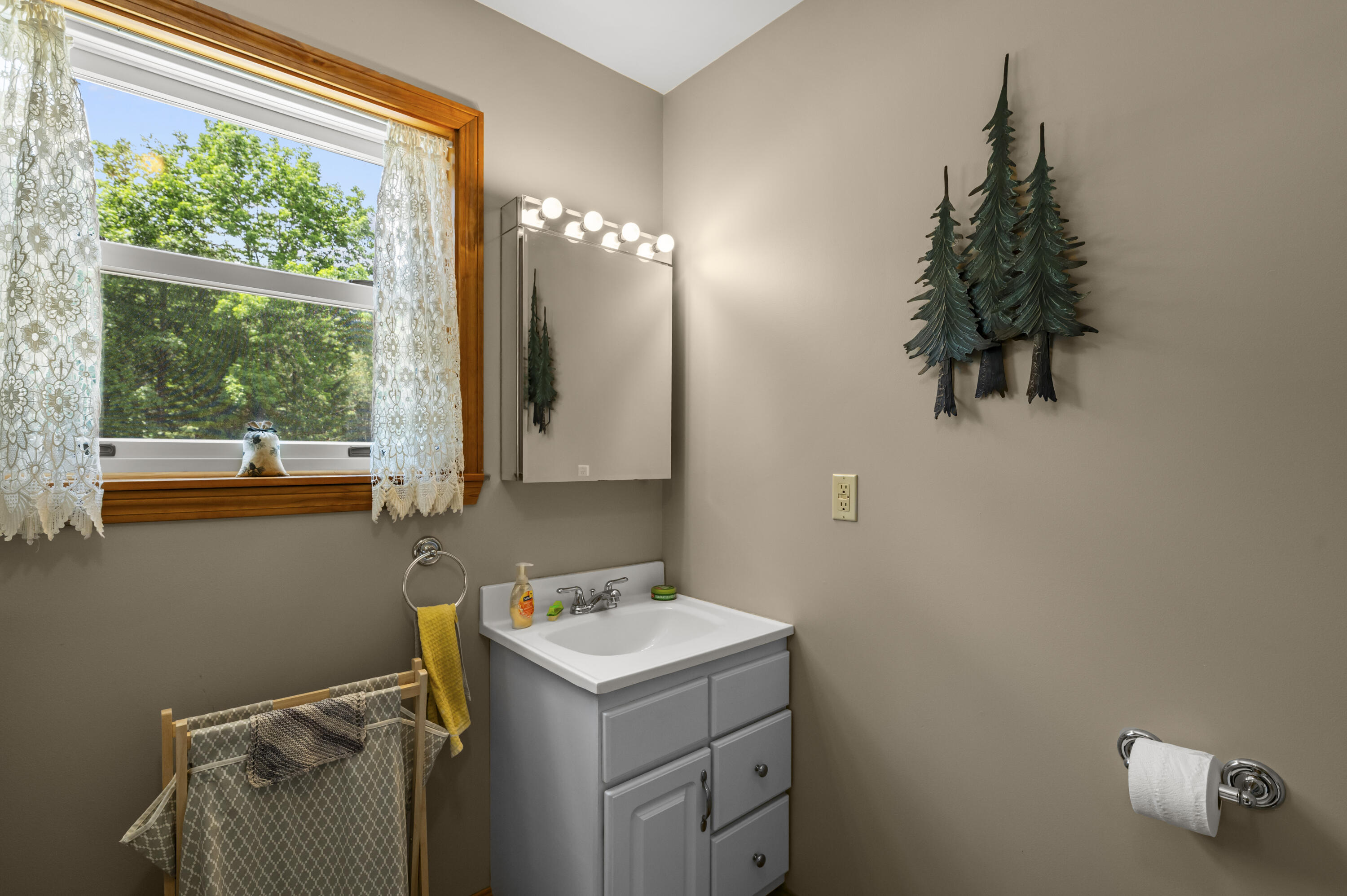 716 Moosehead Trail Highway