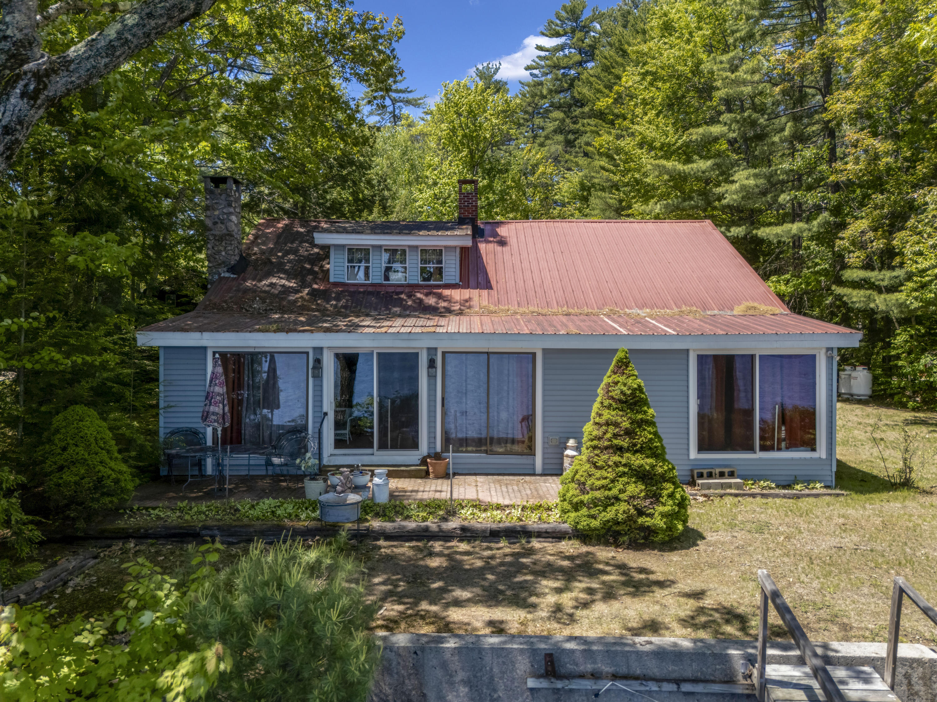 1 Colonial Mast Road