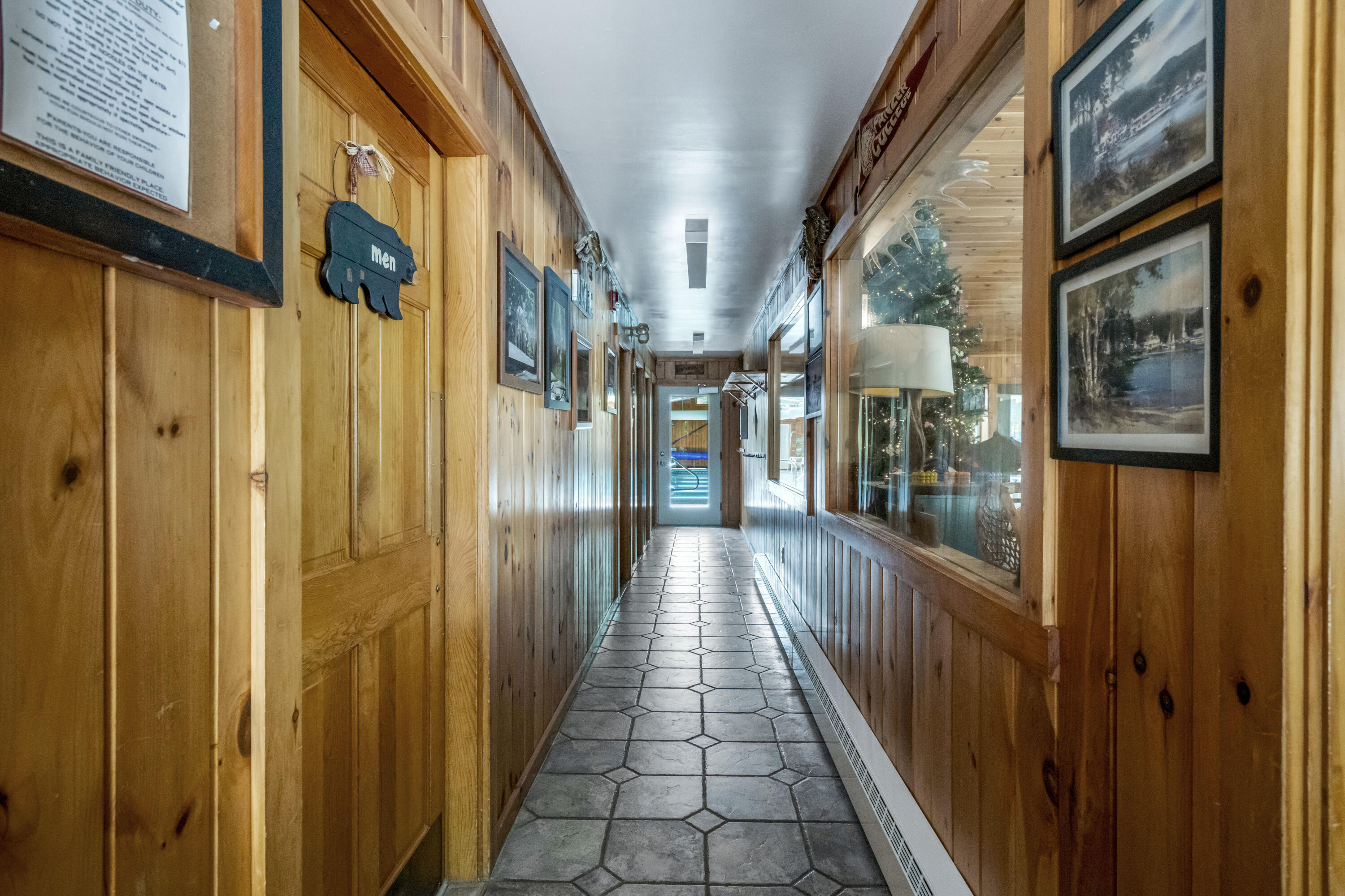 1 Colonial Mast Road