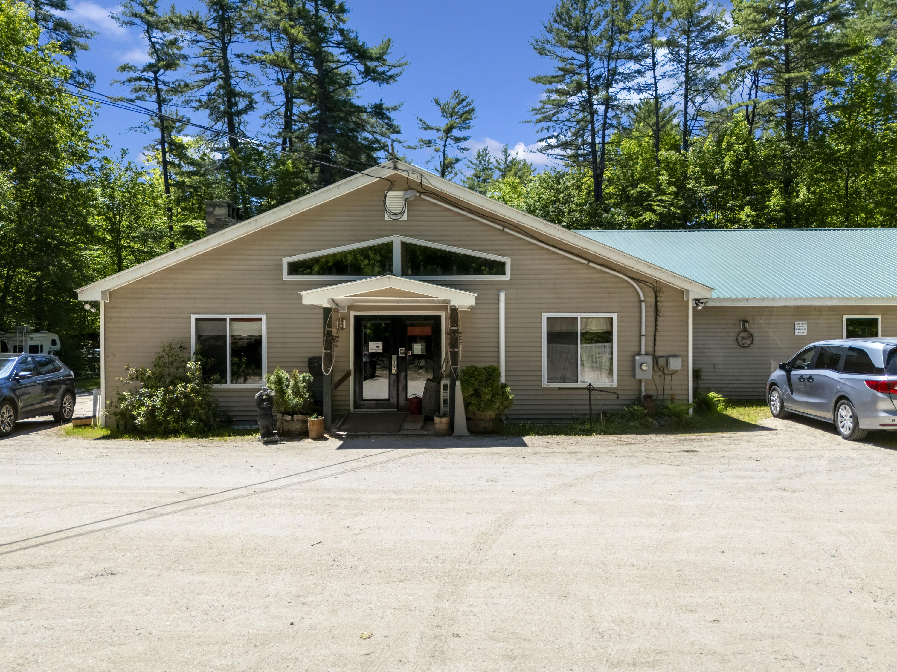 1 Colonial Mast Road