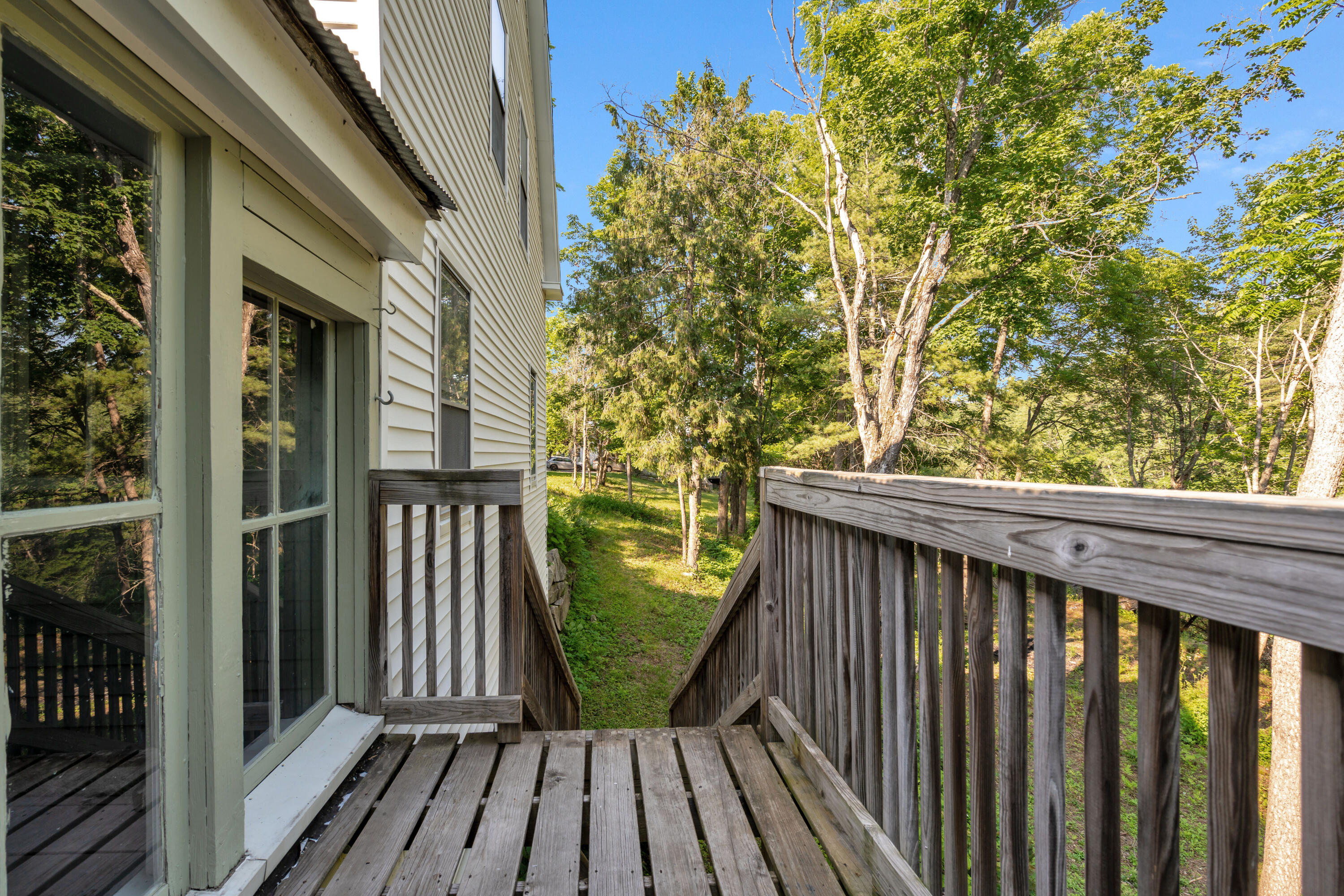 586 Plains Road
