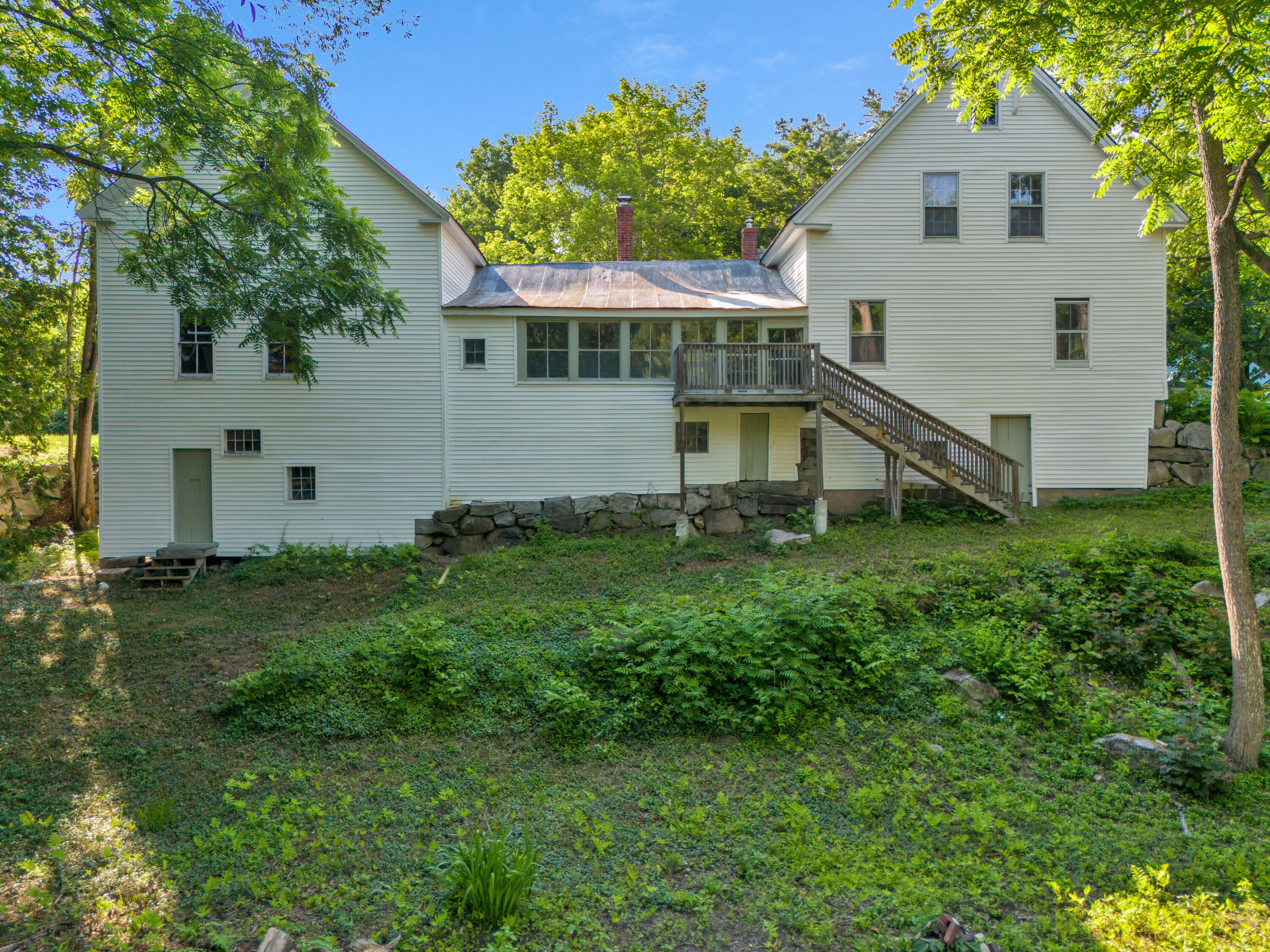 586 Plains Road