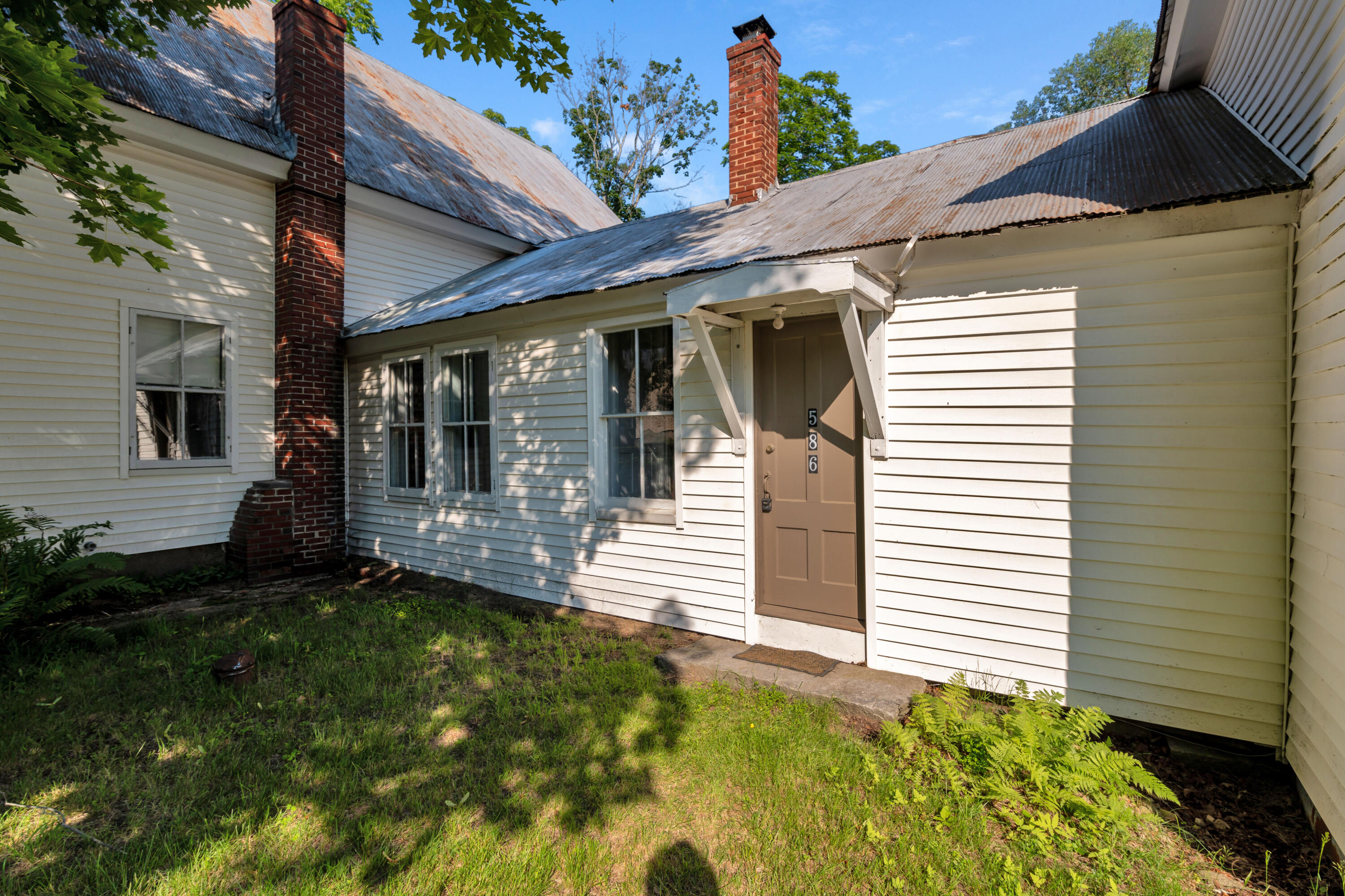 586 Plains Road
