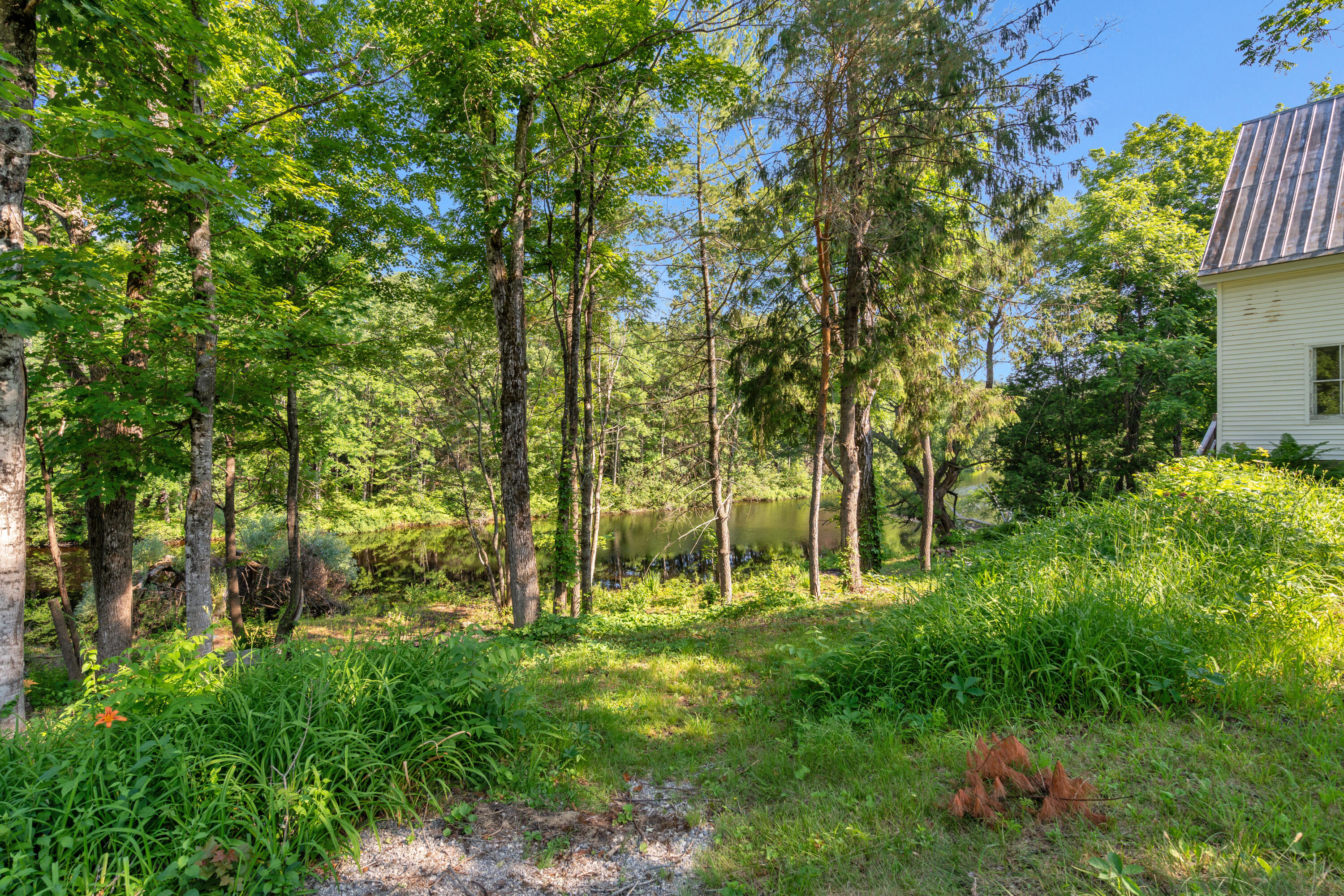 586 Plains Road