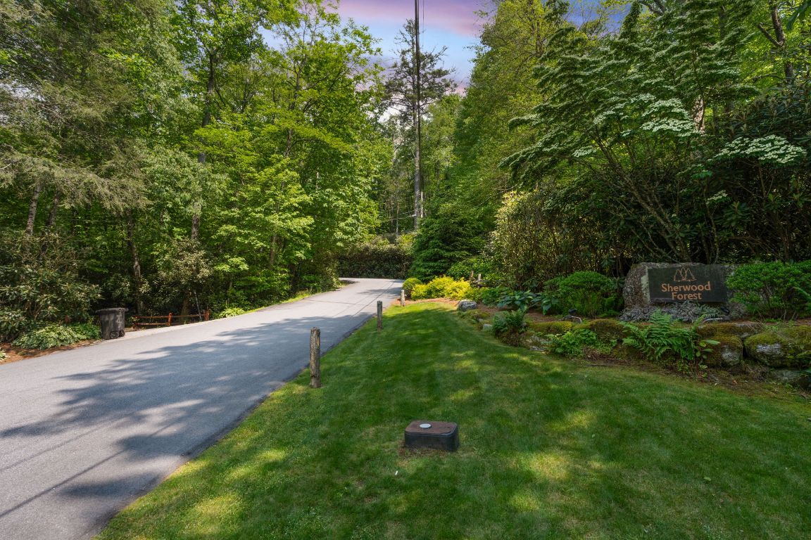 30/31 Sherwood Forest Rd Road