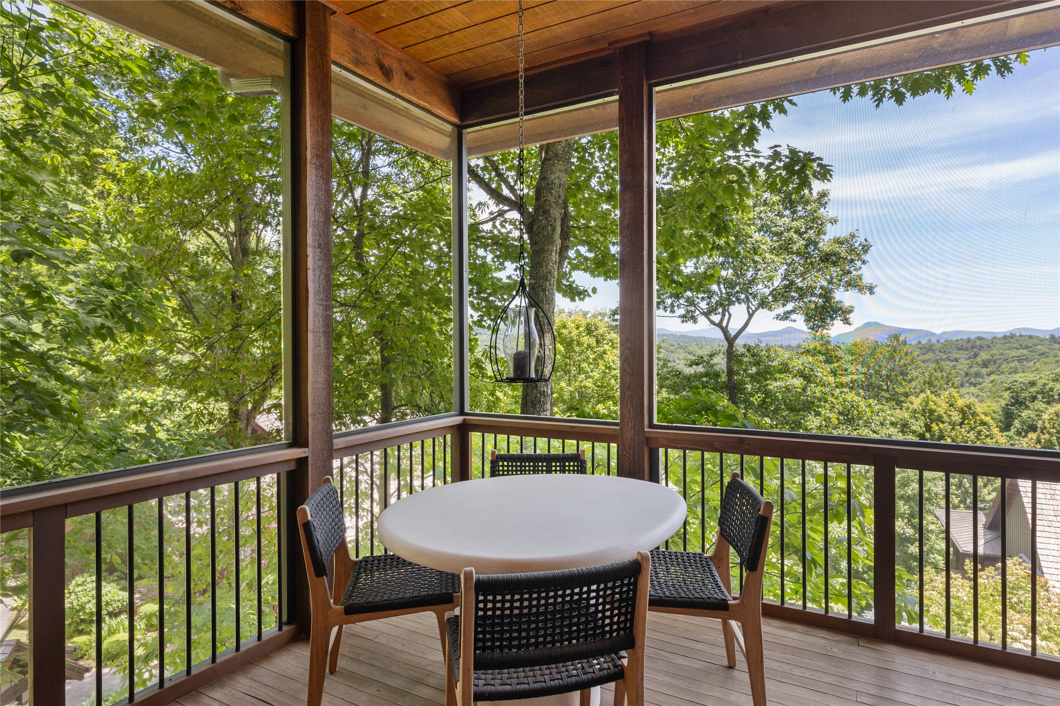 826 Highlands Cove Drive