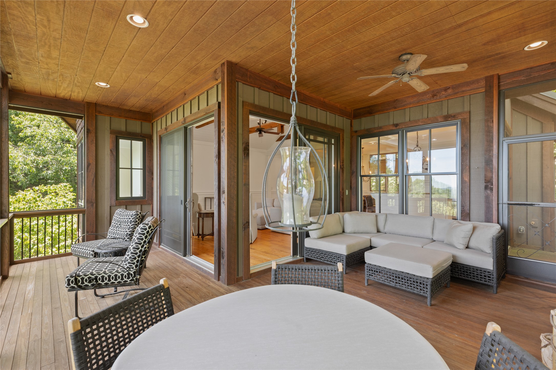 826 Highlands Cove Drive
