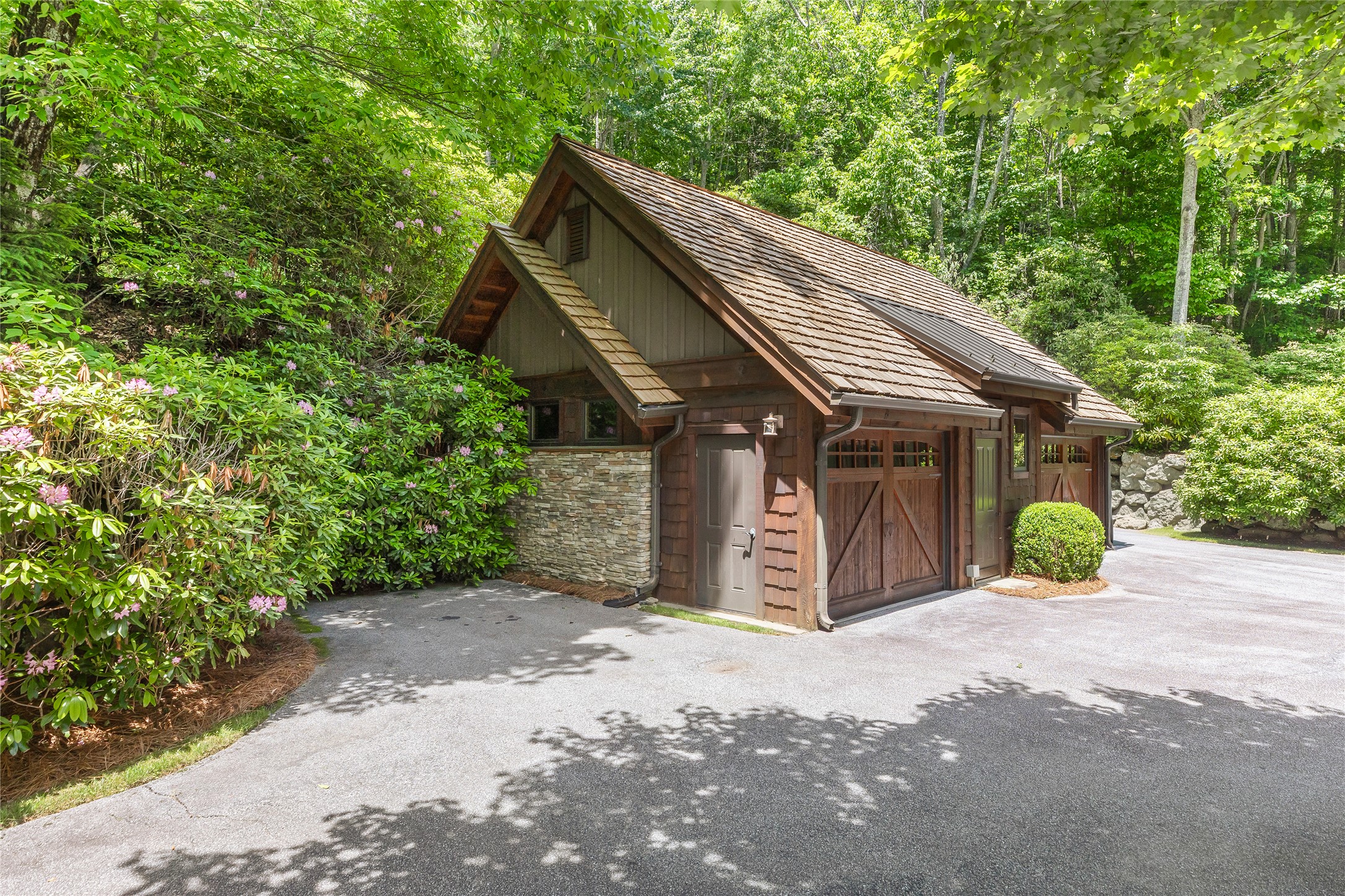 826 Highlands Cove Drive