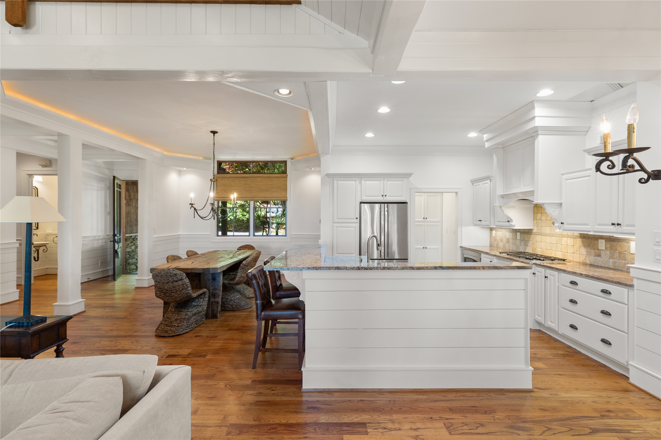 826 Highlands Cove Drive