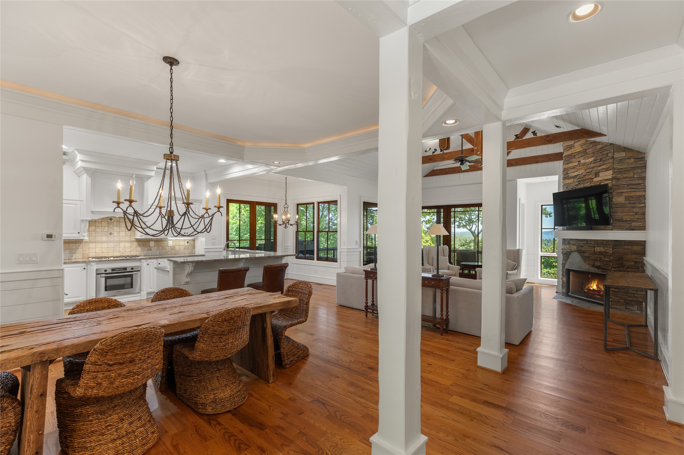 826 Highlands Cove Drive