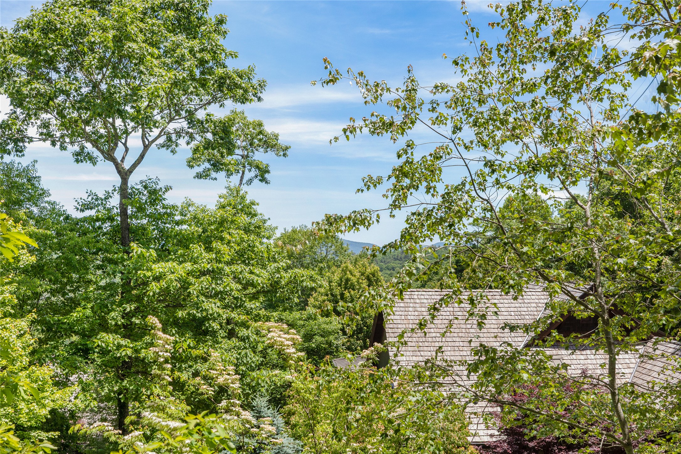 826 Highlands Cove Drive