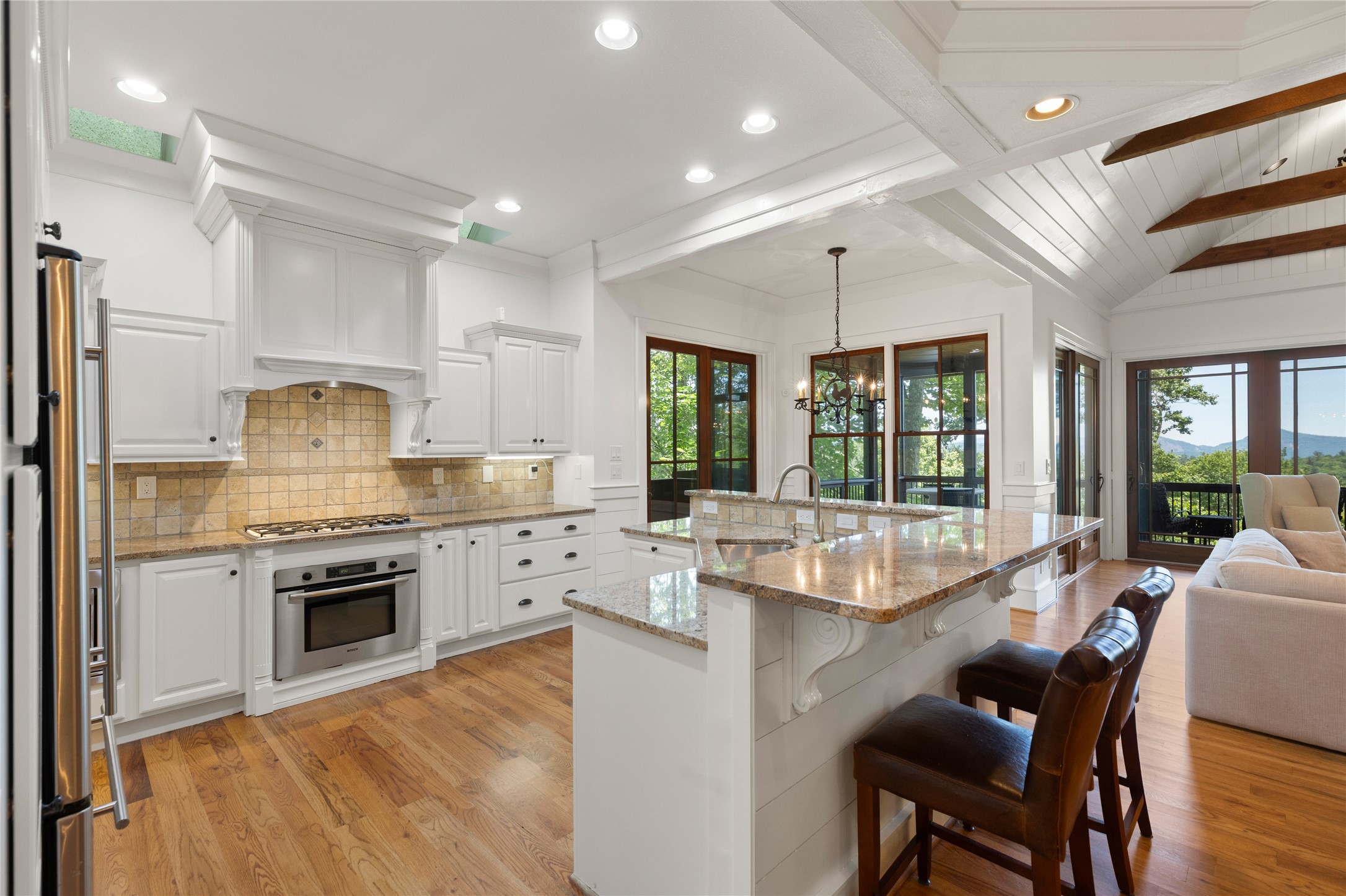 826 Highlands Cove Drive