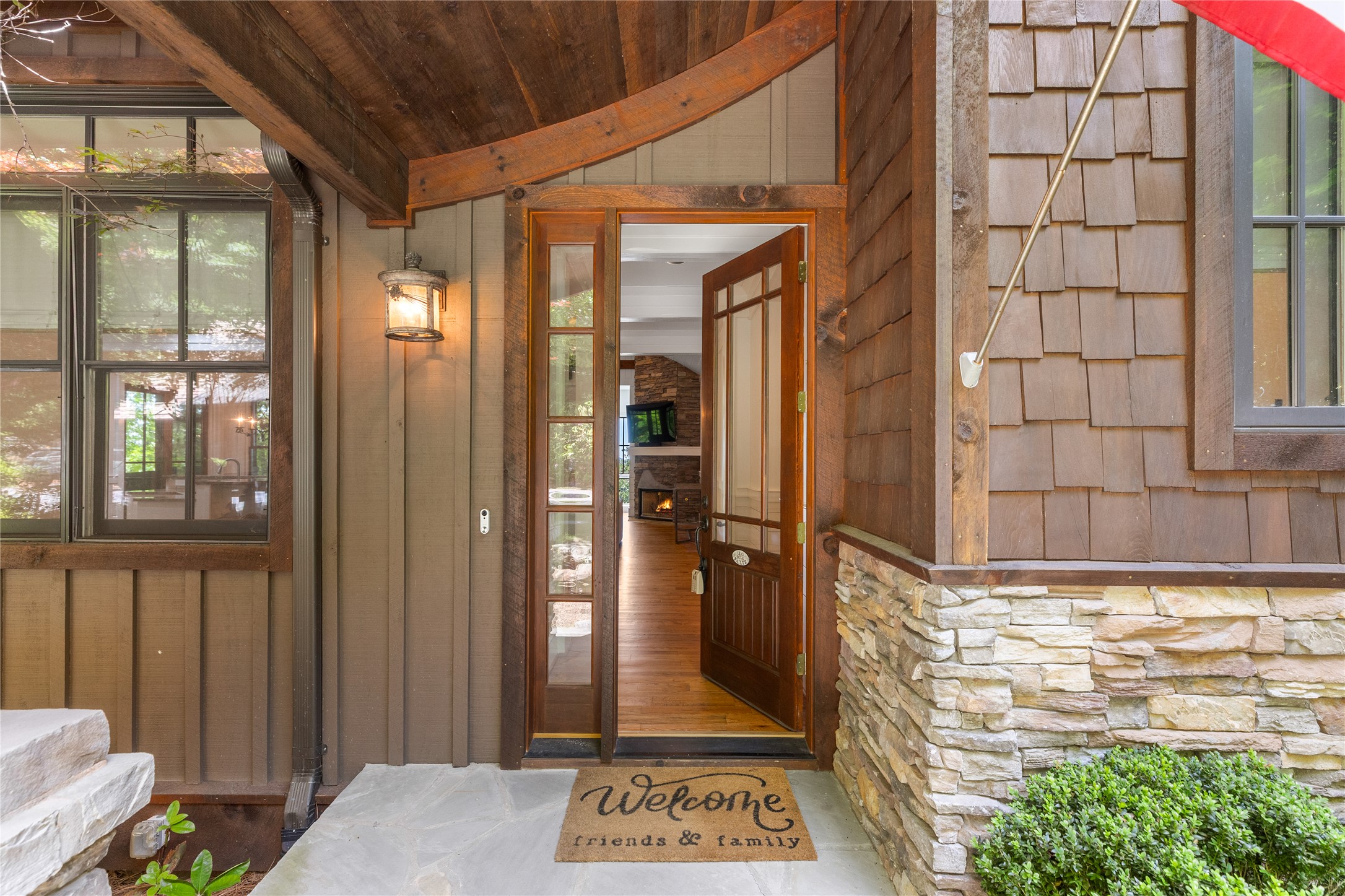 826 Highlands Cove Drive