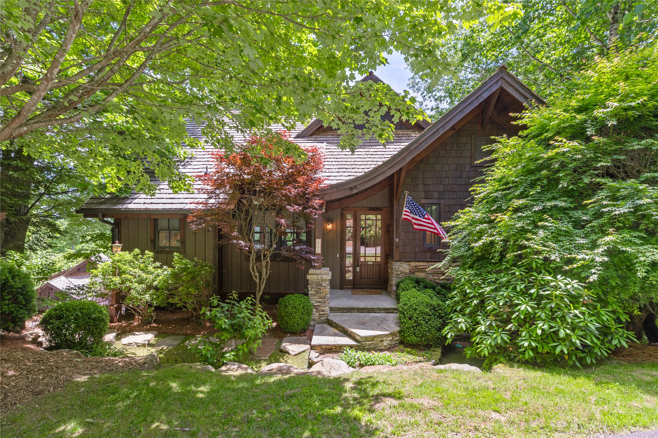 826 Highlands Cove Drive