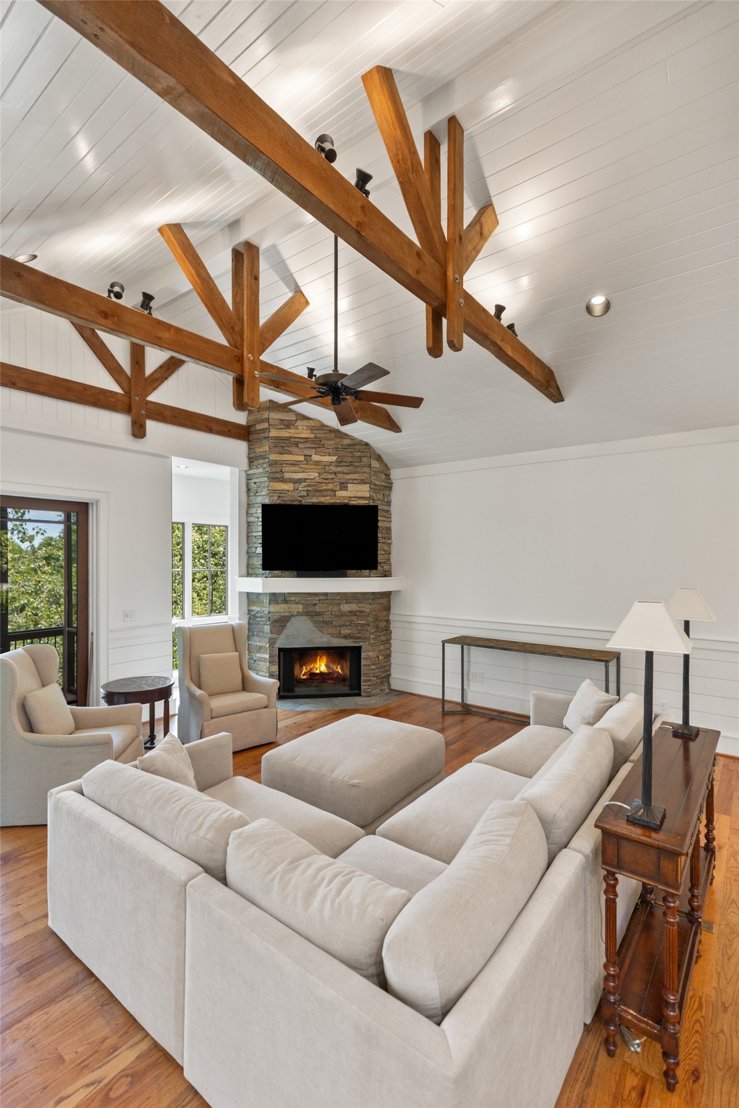 826 Highlands Cove Drive