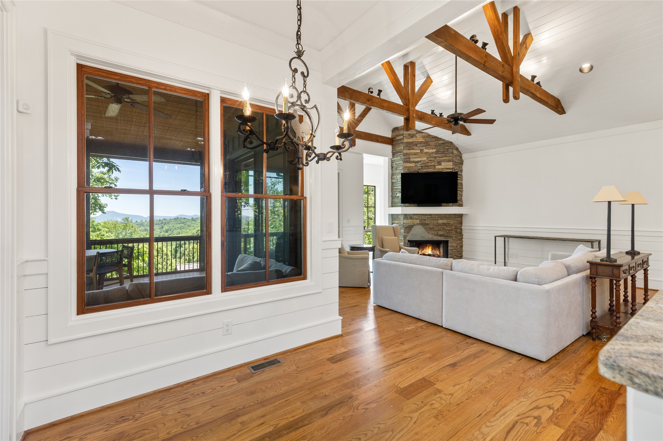 826 Highlands Cove Drive