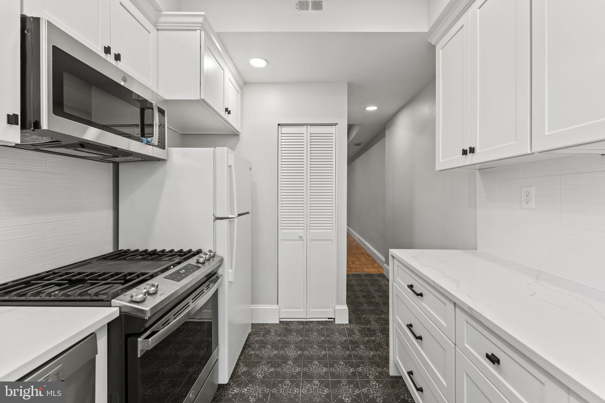 2423 I St NW