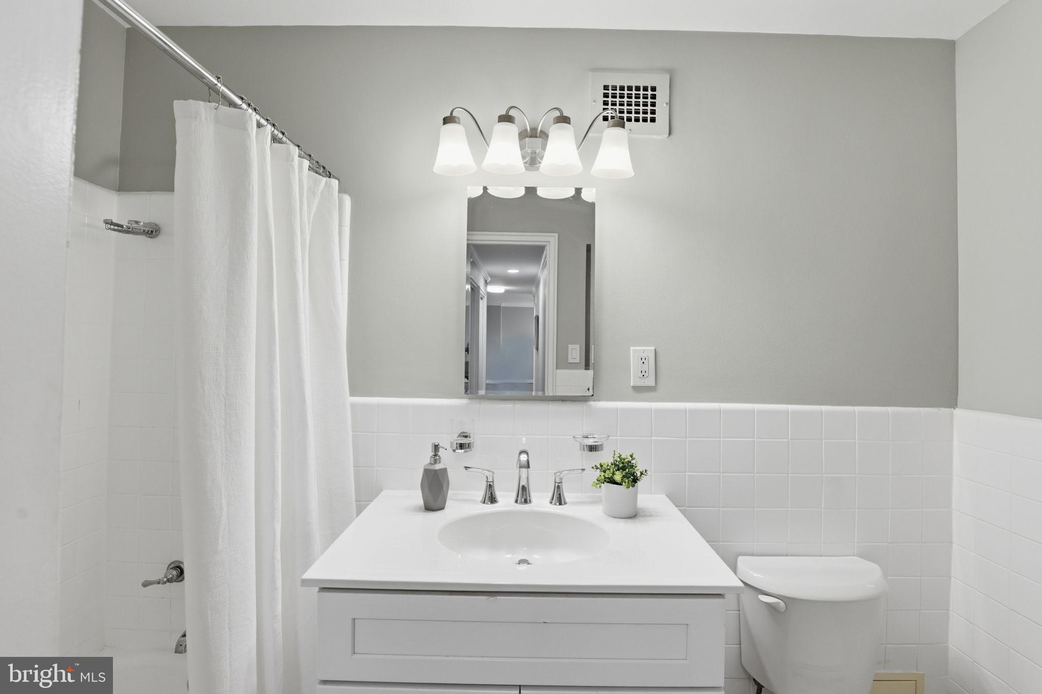 4301 MASSACHUSETTS AVENUE NW 8007