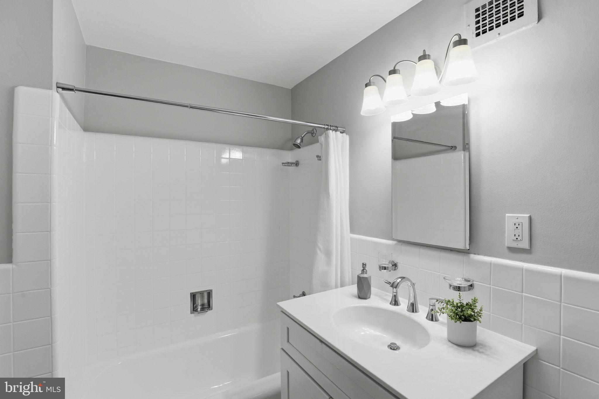 4301 MASSACHUSETTS AVENUE NW 8007