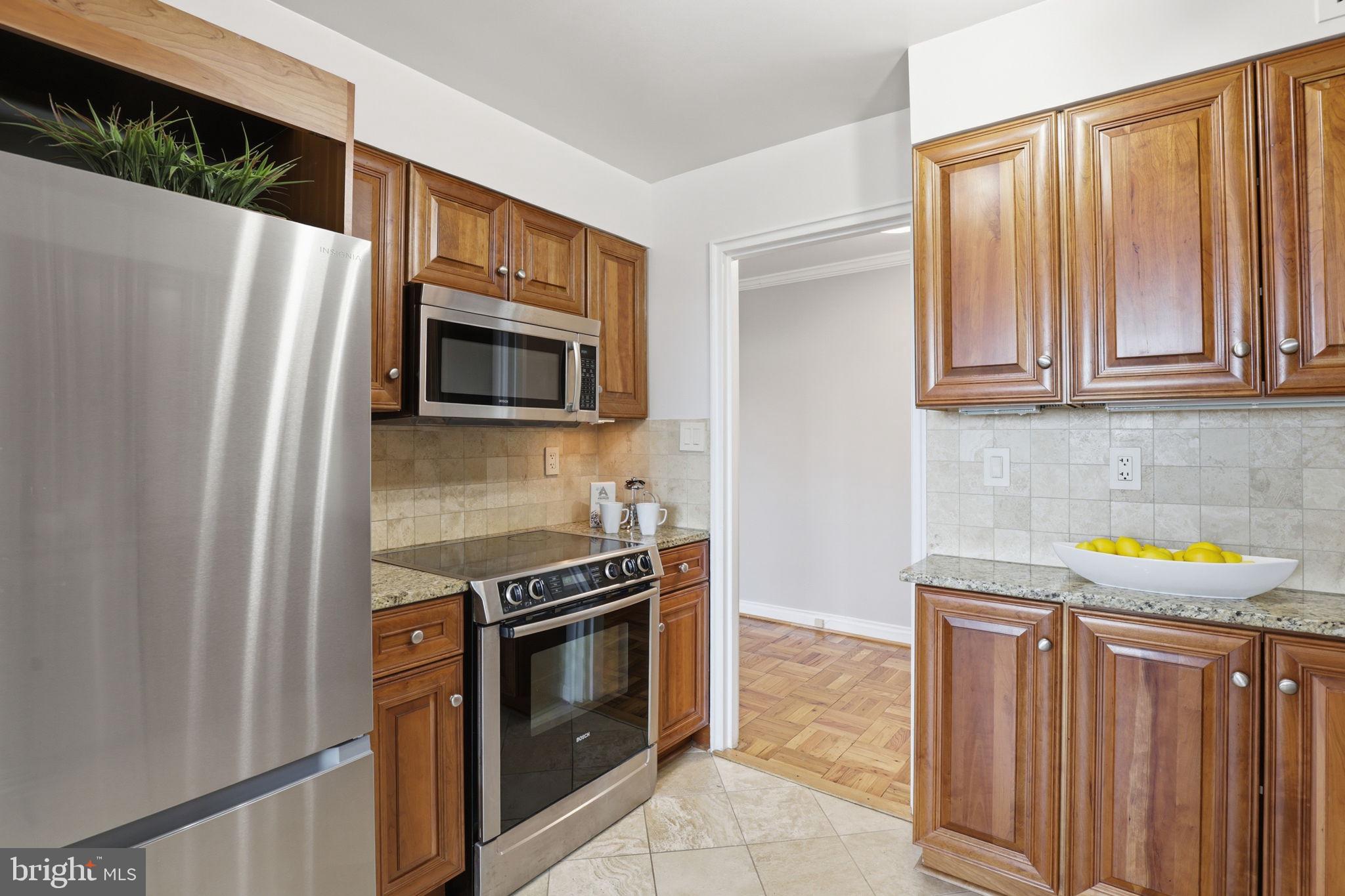 4301 MASSACHUSETTS AVENUE NW 8007