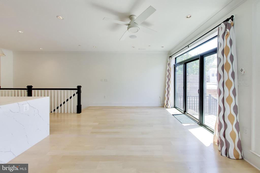 715 K STREET NE 1