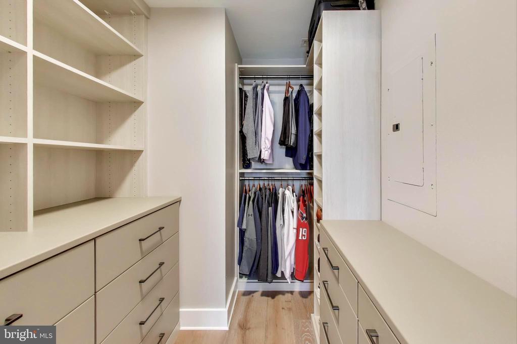 1827 WILTBERGER STREET NW Unit: 402